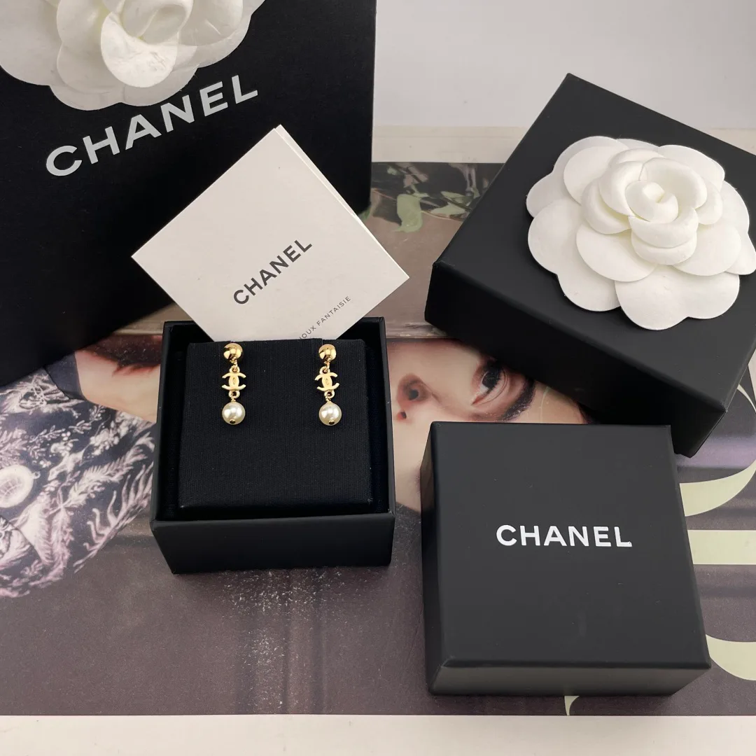 Бижутерия Chanel 18059055