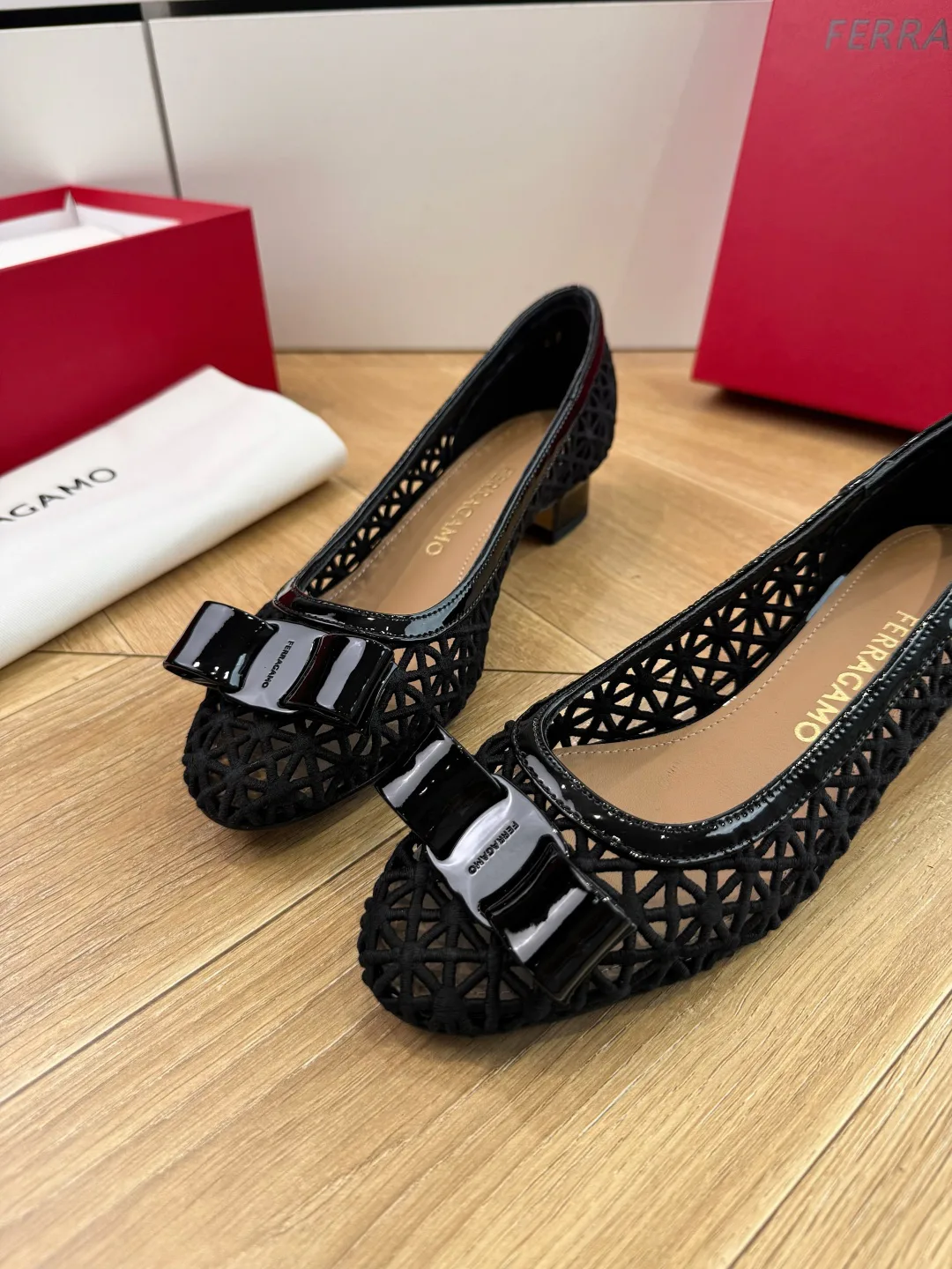 Туфли Женские Salvatore Ferragamo 17178197