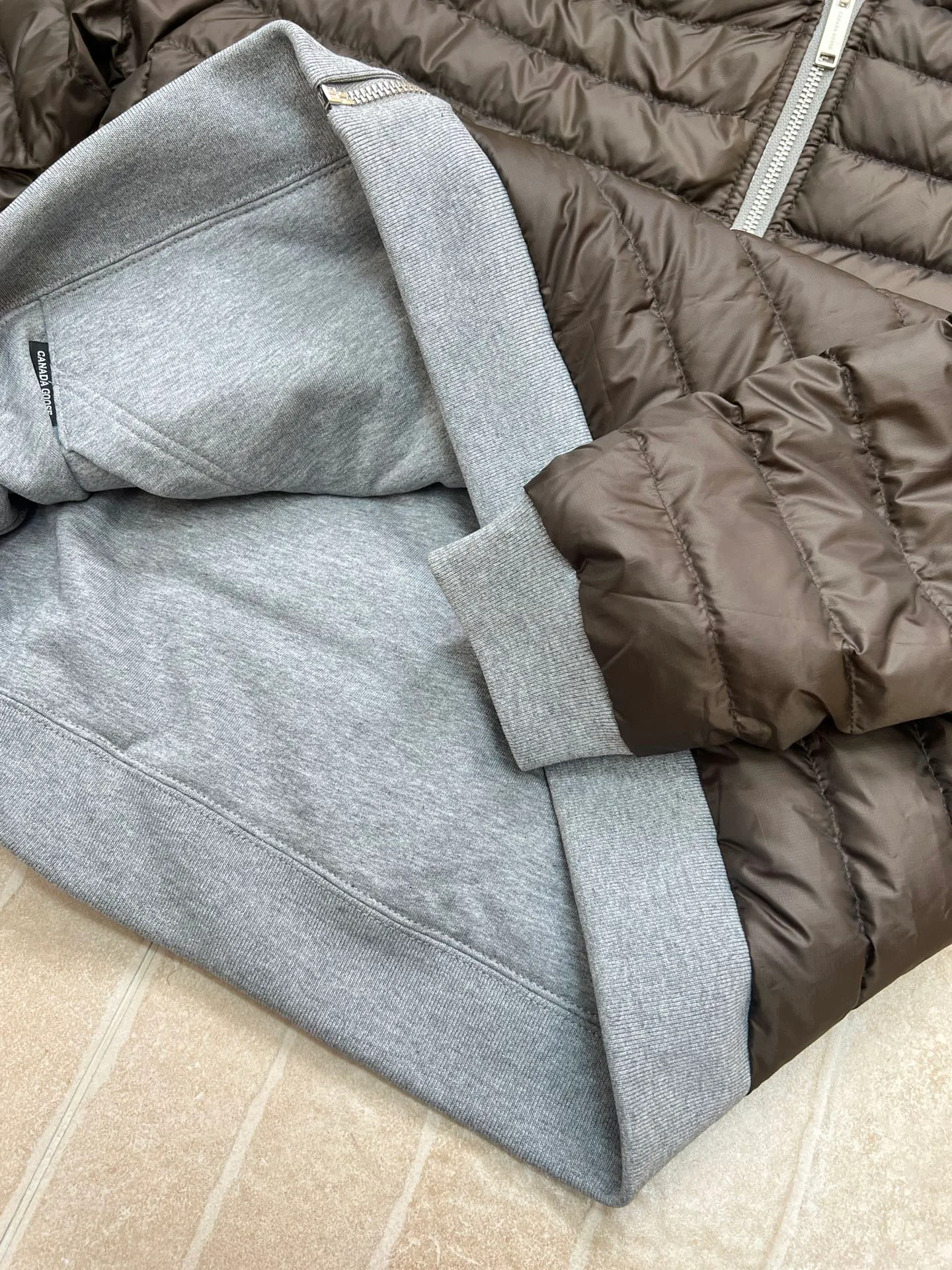 Куртки И Пуховики Женские Canada Goose 19930101