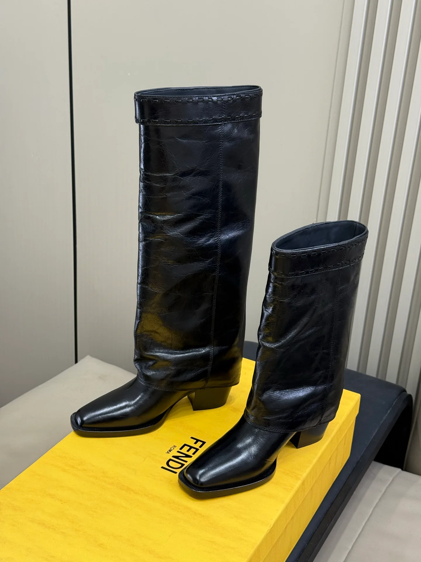 Сапоги Женские Fendi 18370130