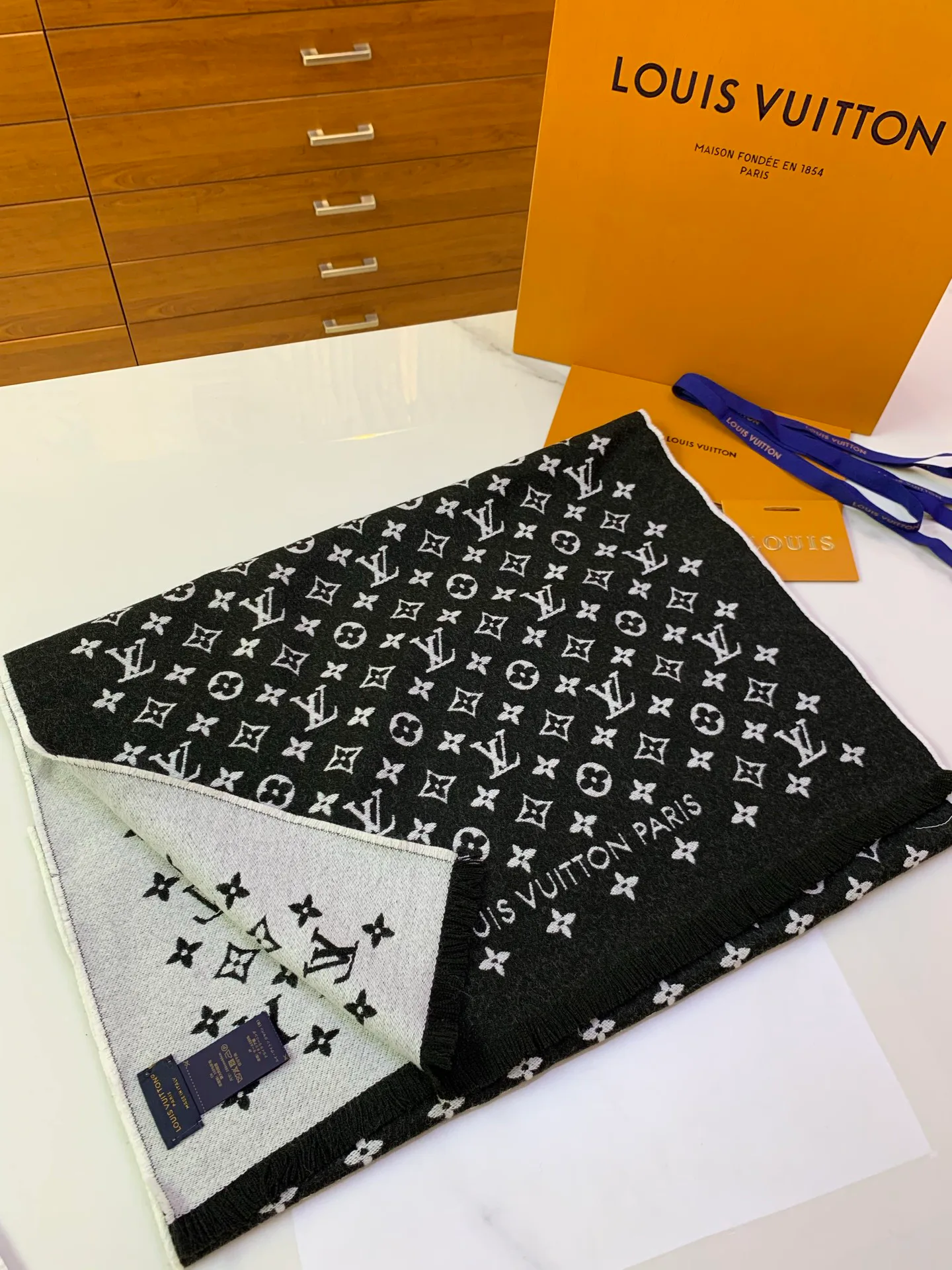 Шарфы Louis Vuitton 18535869