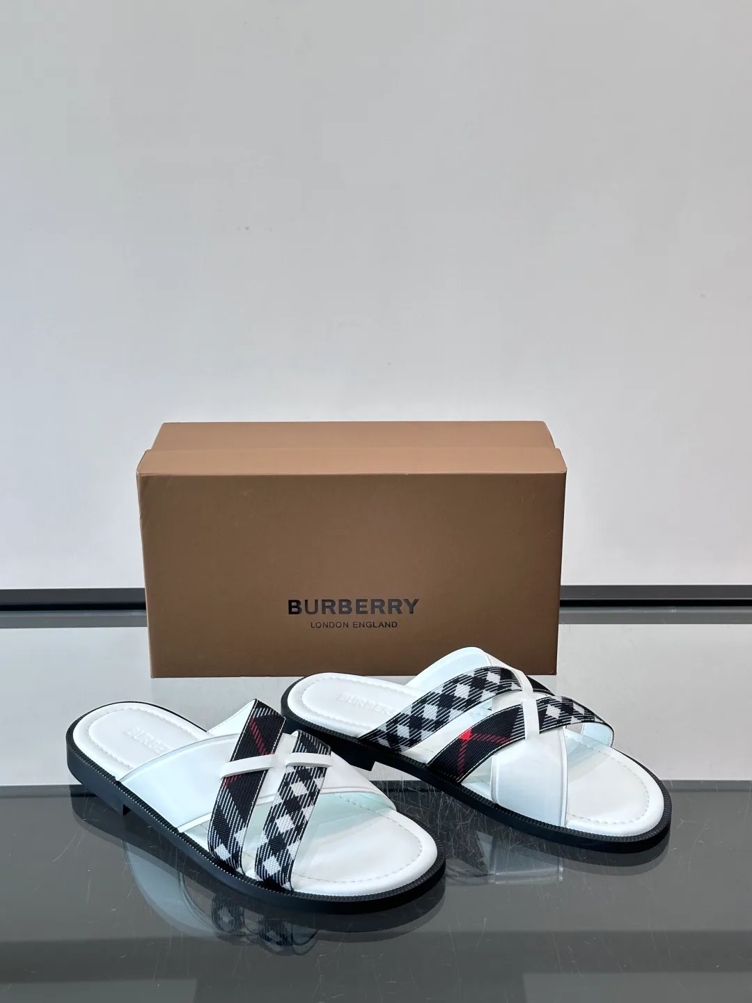 Сандалии Мужские Burberry 13452923