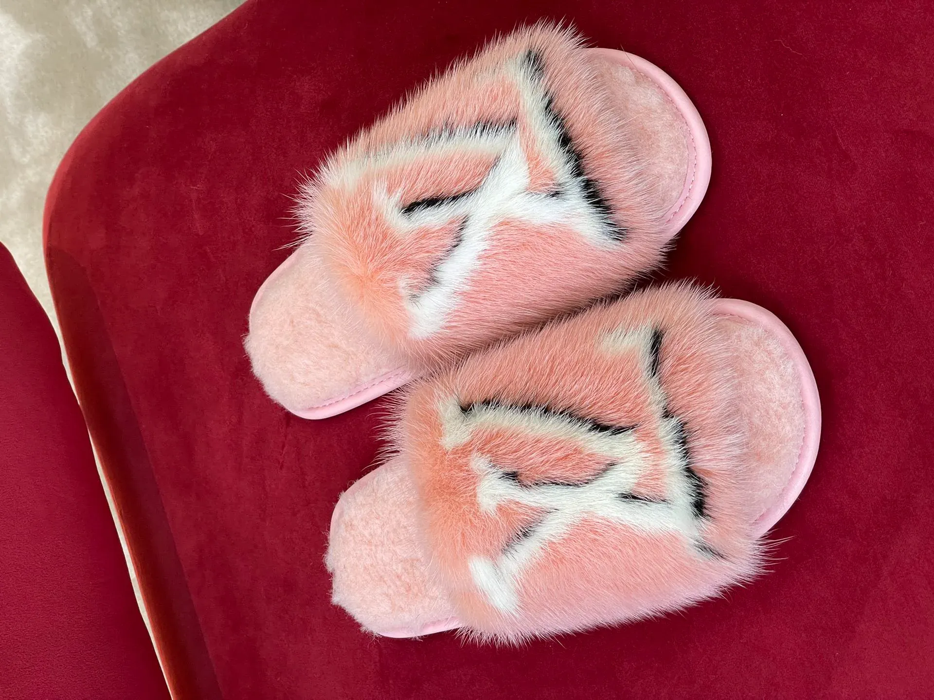 Тапочки Женские Louis Vuitton 137513