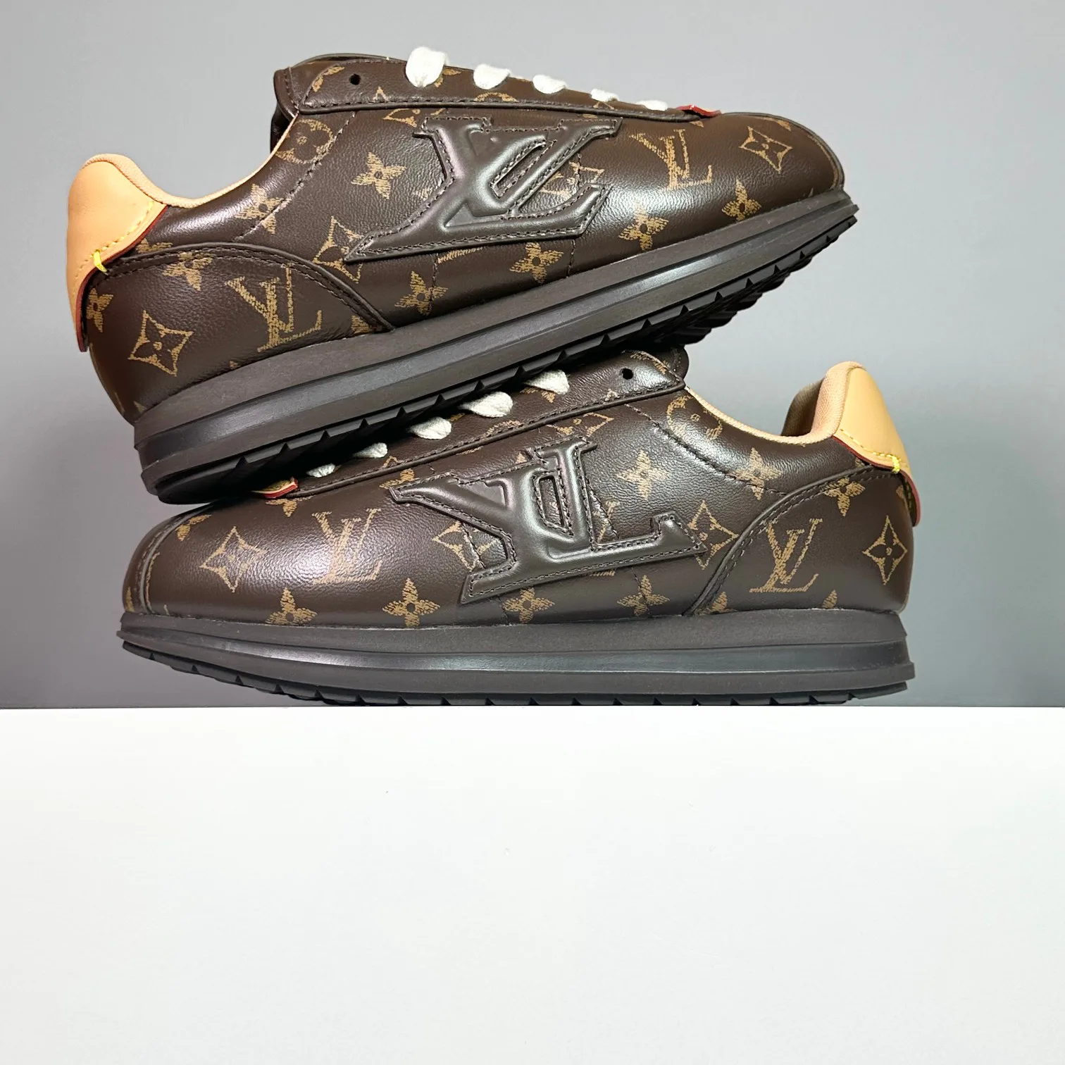 Кроссовки Женские Louis Vuitton 9158430