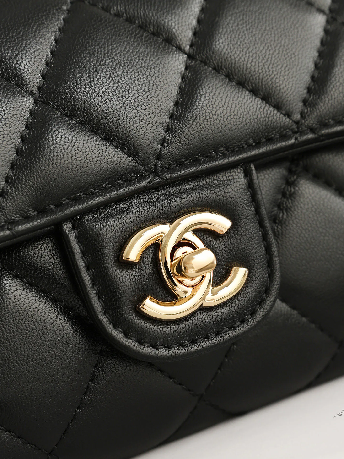 Классические Сумки Женские Chanel 18000339