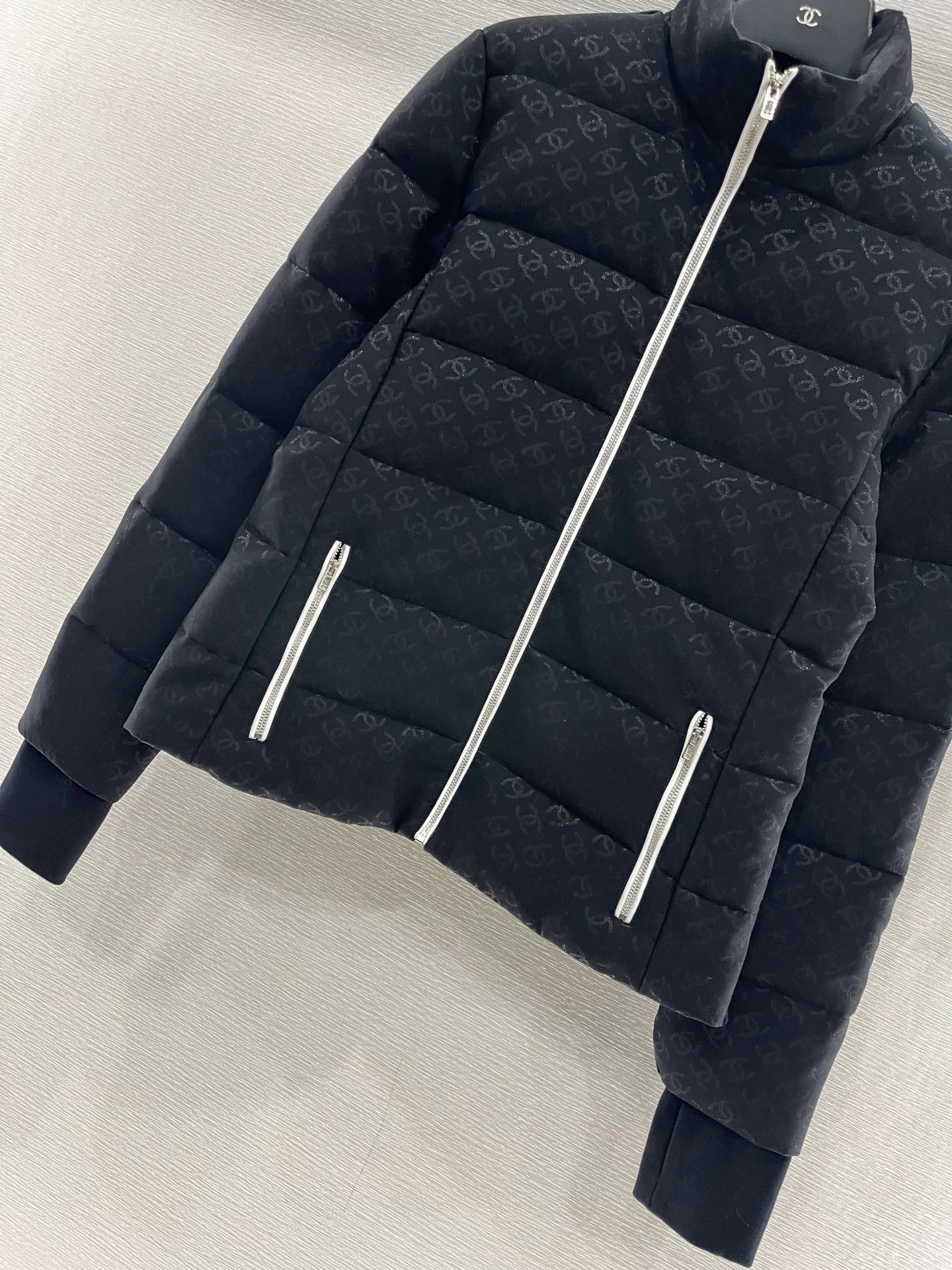 Куртки И Пуховики Женские Chanel 300340