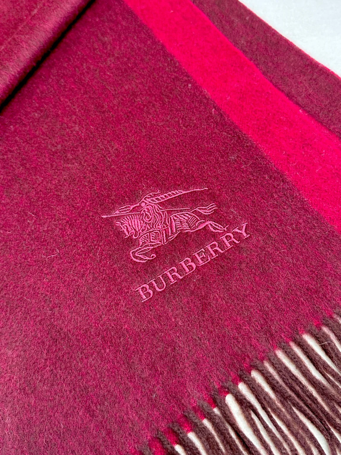 Шарфы Burberry 18322260