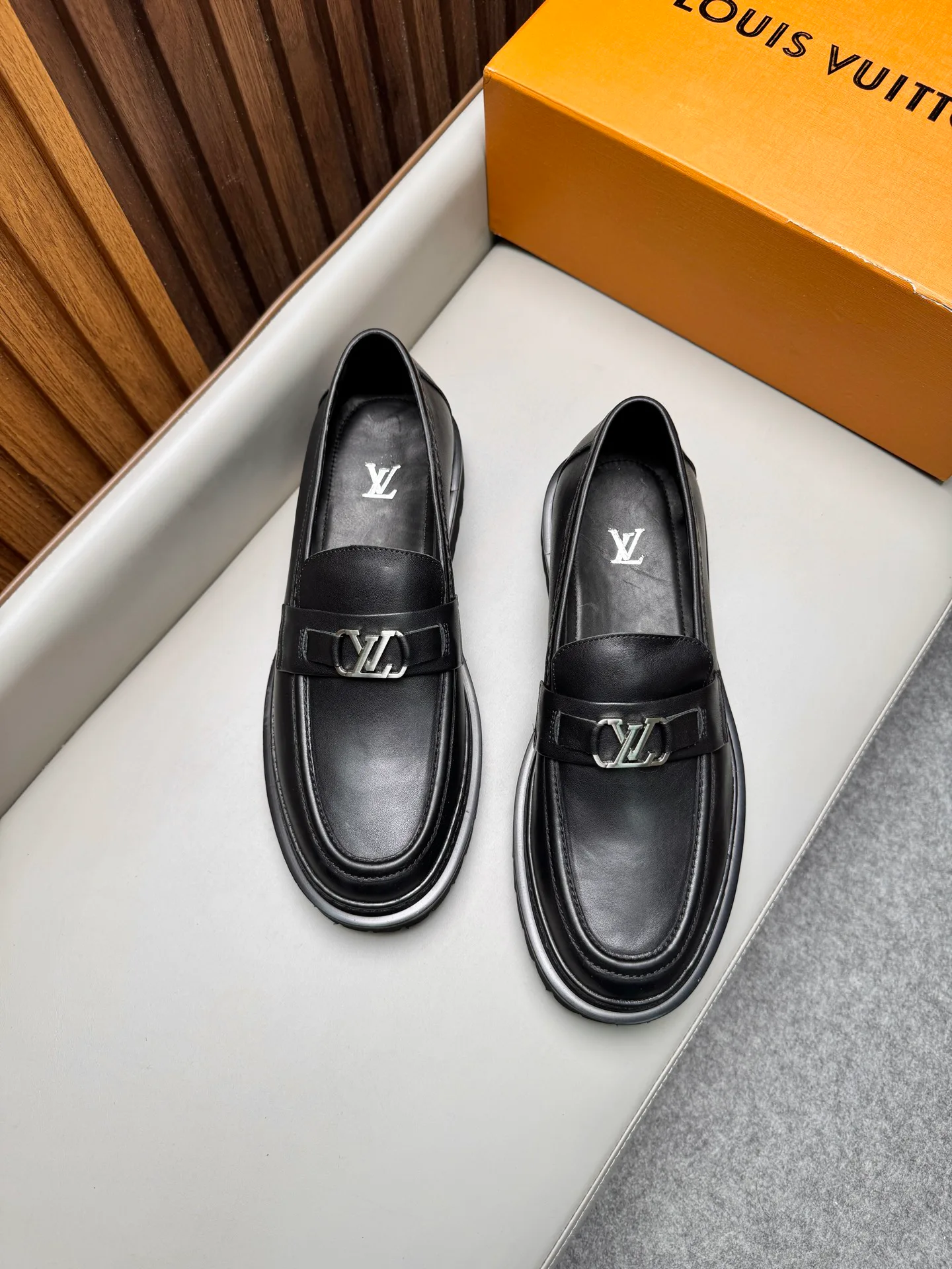 Лоферы И Туфли Мужские Louis Vuitton 17470885