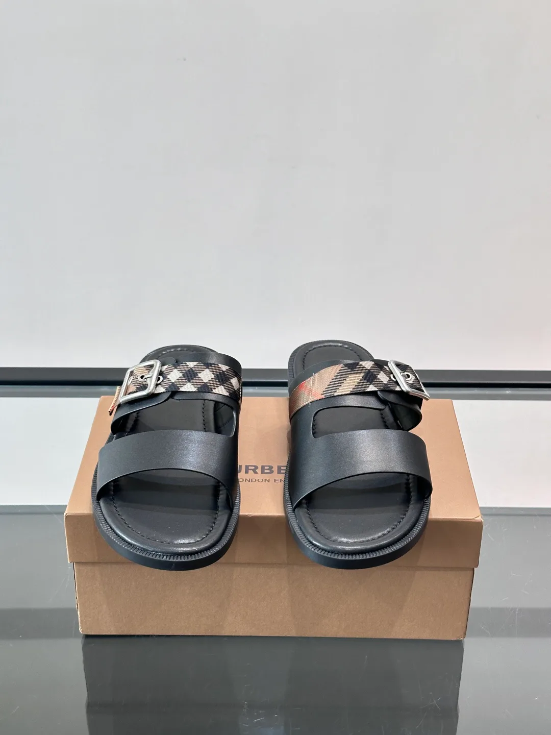 Сандалии Мужские Burberry 13546923