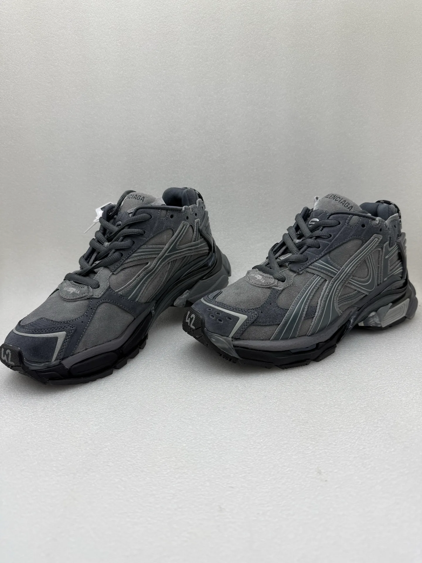 Кроссовки Женские Balenciaga 18589196