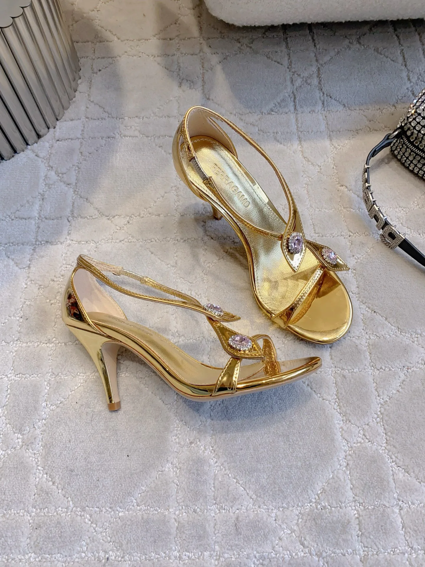 Босоножки Женские Salvatore Ferragamo 11543677