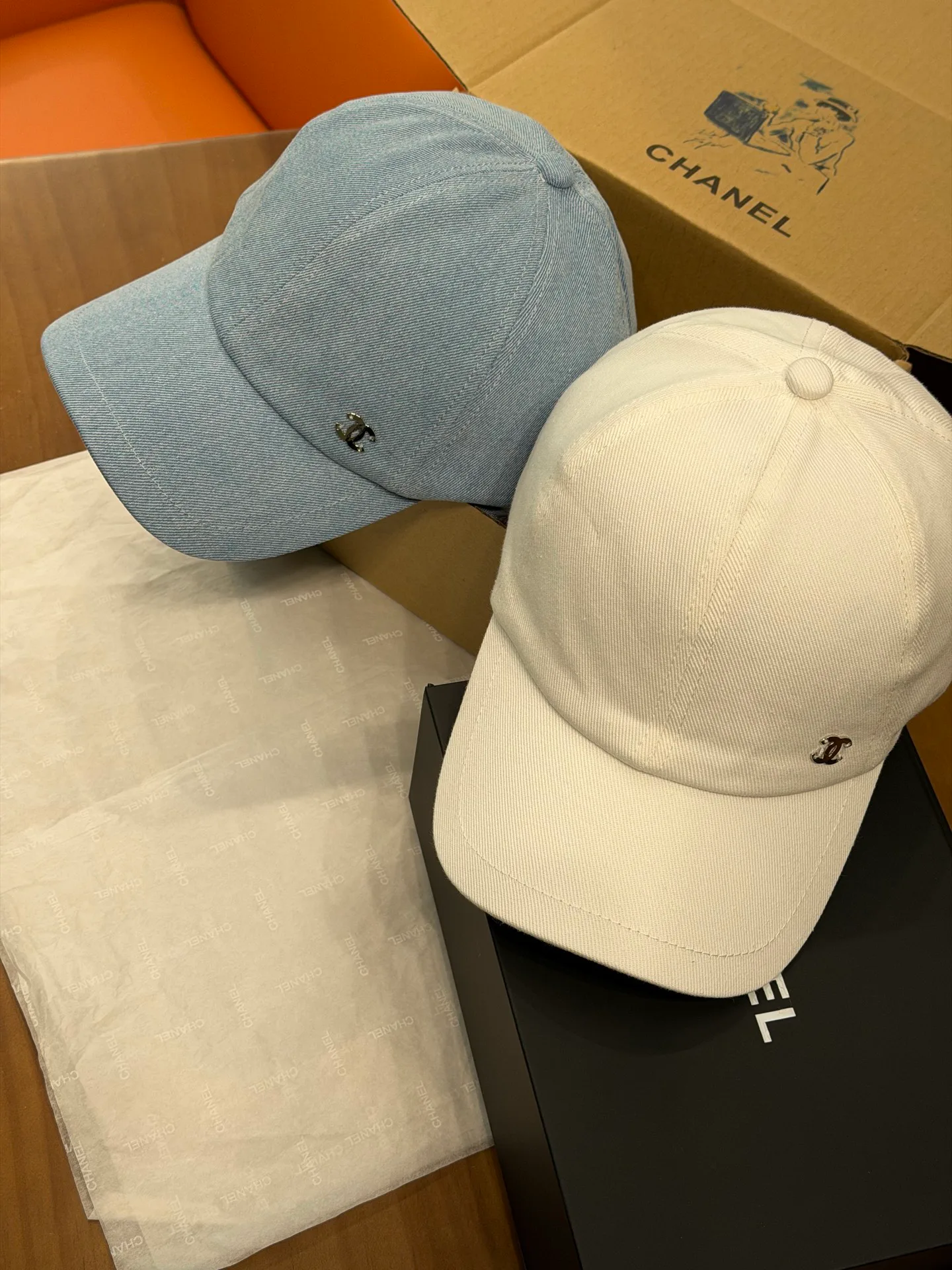 Головные Уборы Chanel 12697398