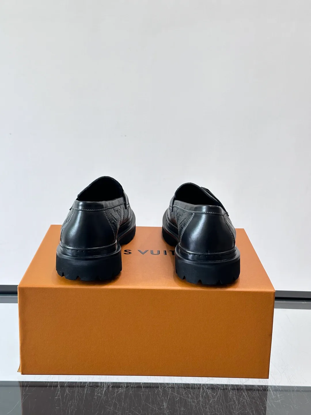 Лоферы И Туфли Мужские Louis Vuitton 17646078