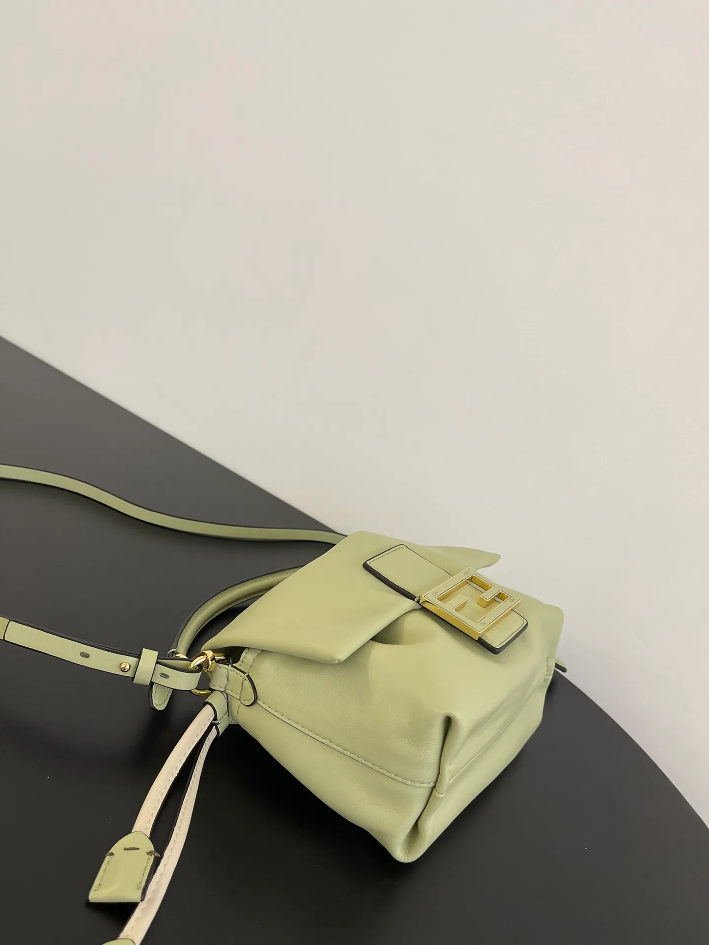 Классические Сумки Женские Fendi 13546195