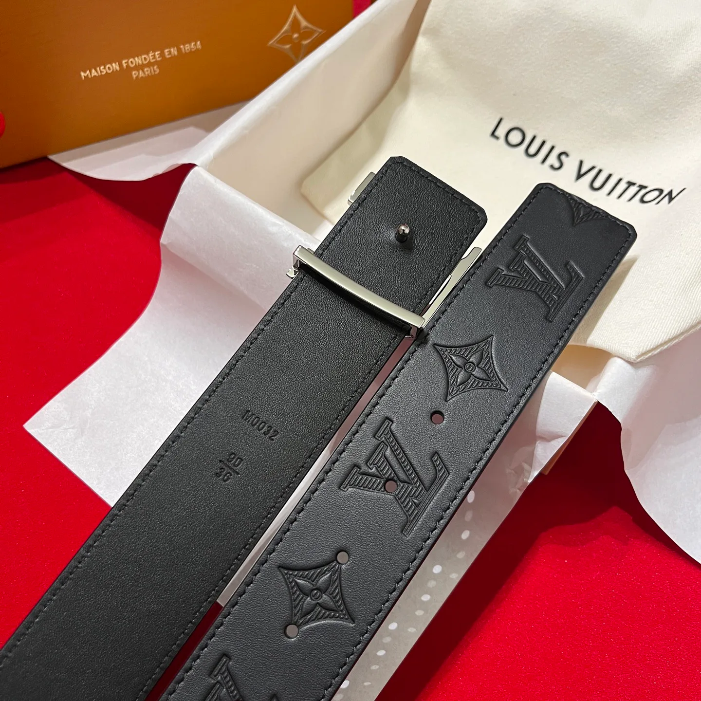 Ремни Louis Vuitton 17645350
