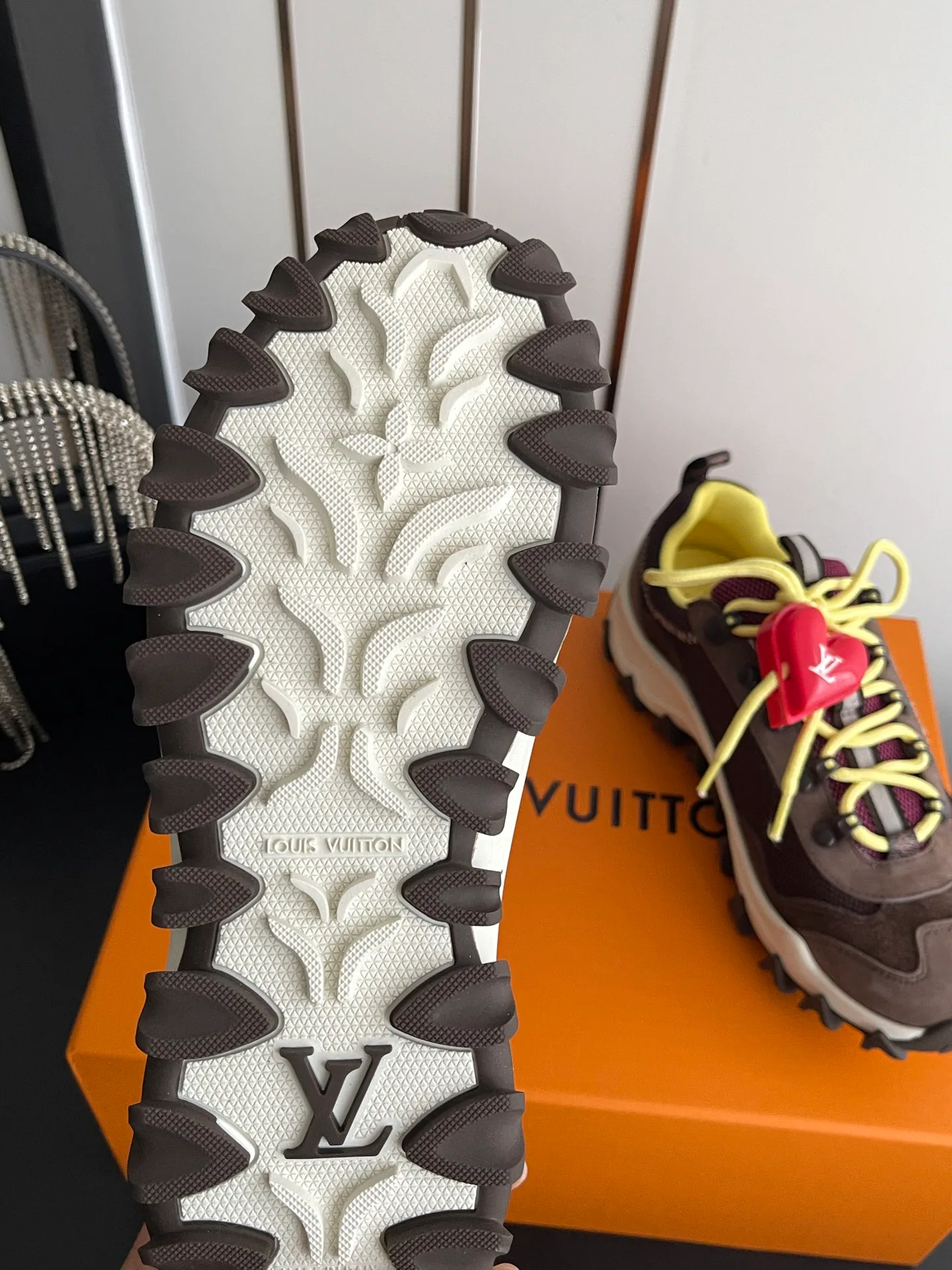 Кроссовки Женские Louis Vuitton 17554380
