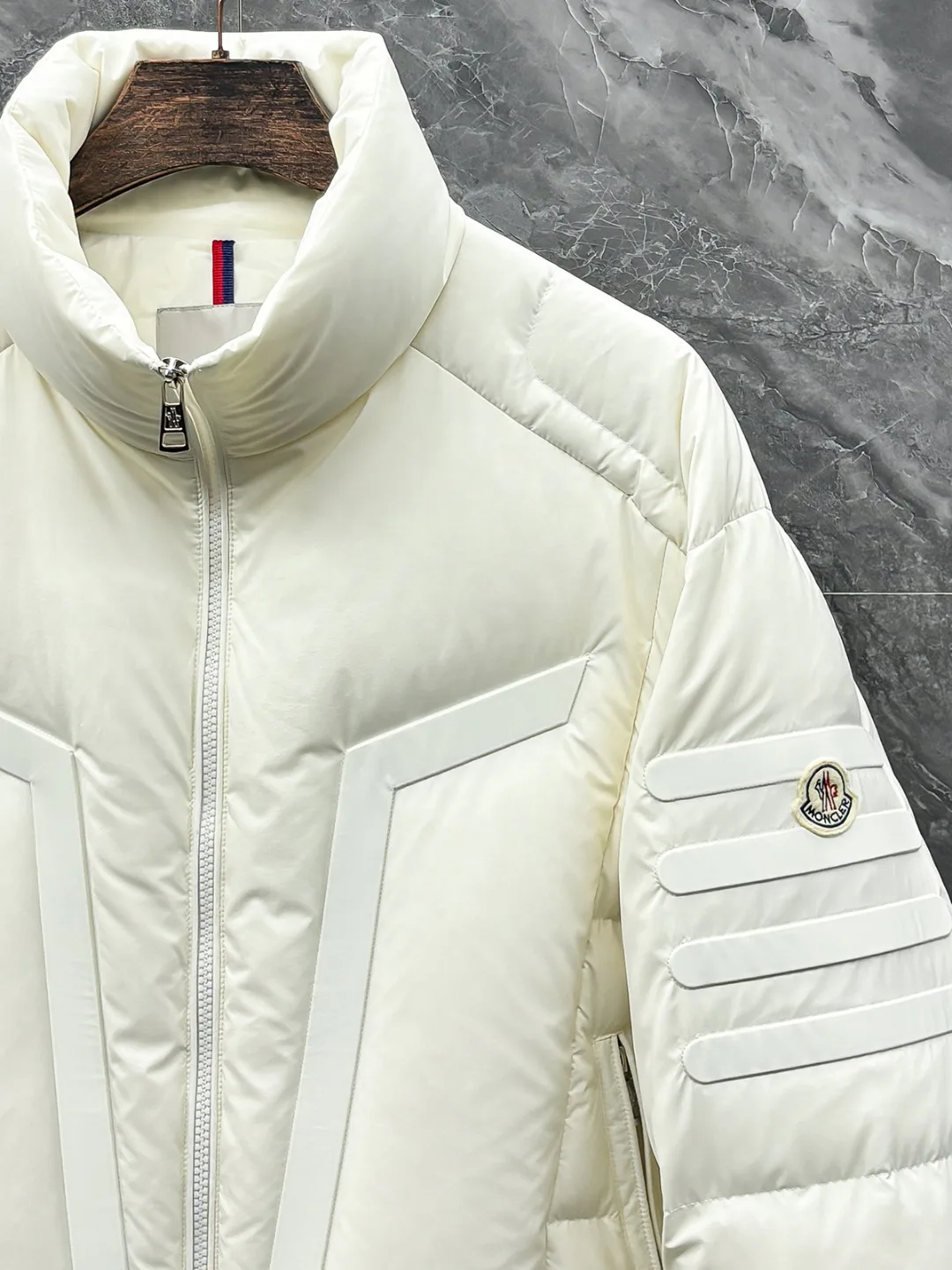 Куртки И Пуховики Мужские Moncler 4273481