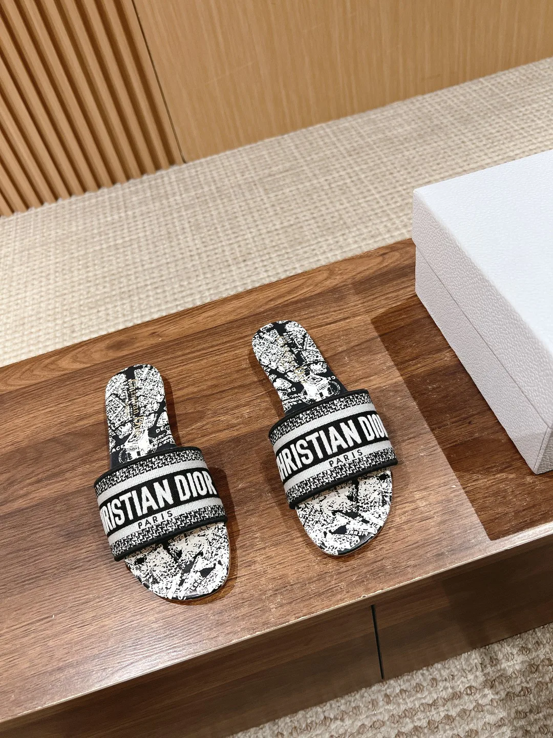 Шлепанцы Женские Christian Dior 11600039