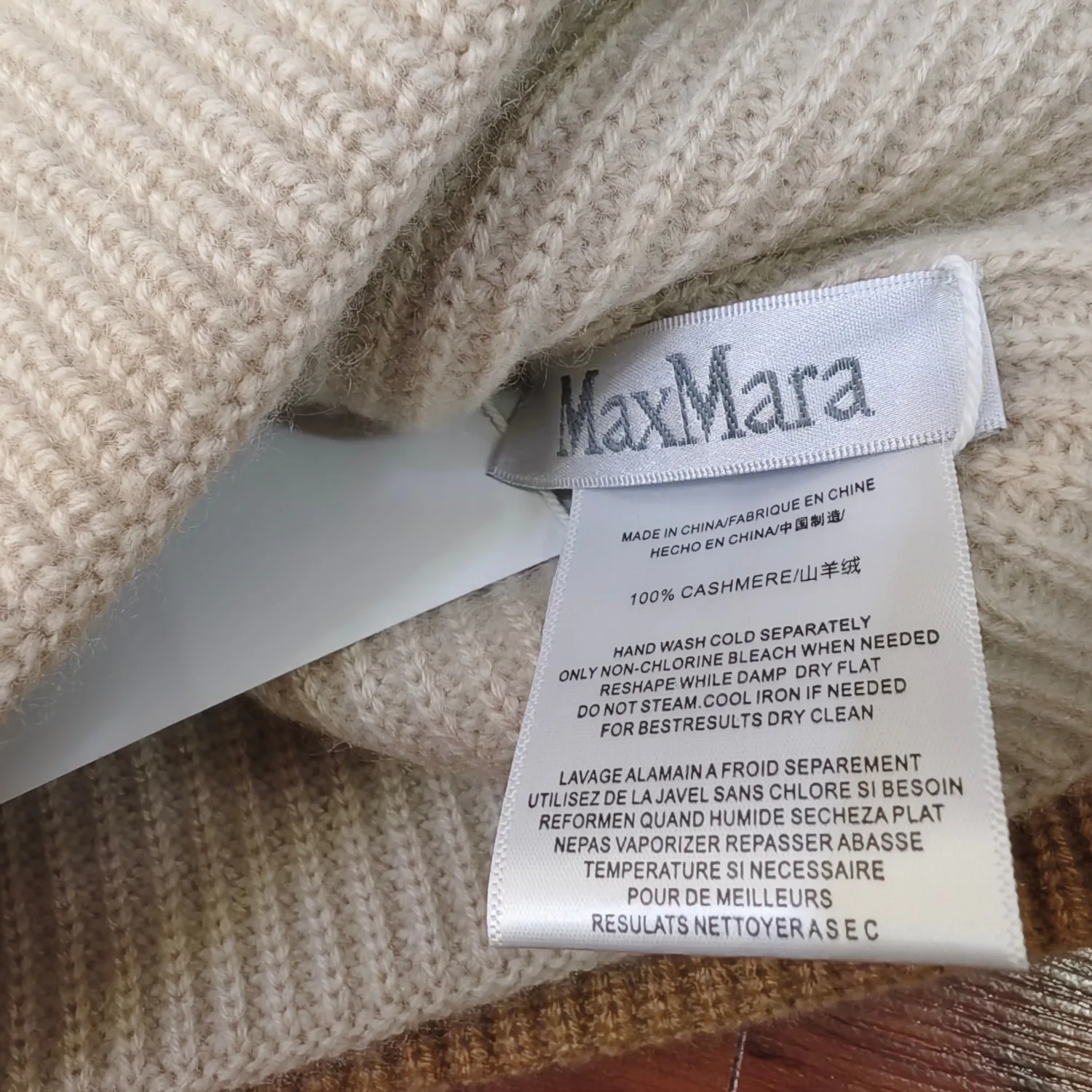 Головные Уборы Max Mara 10672