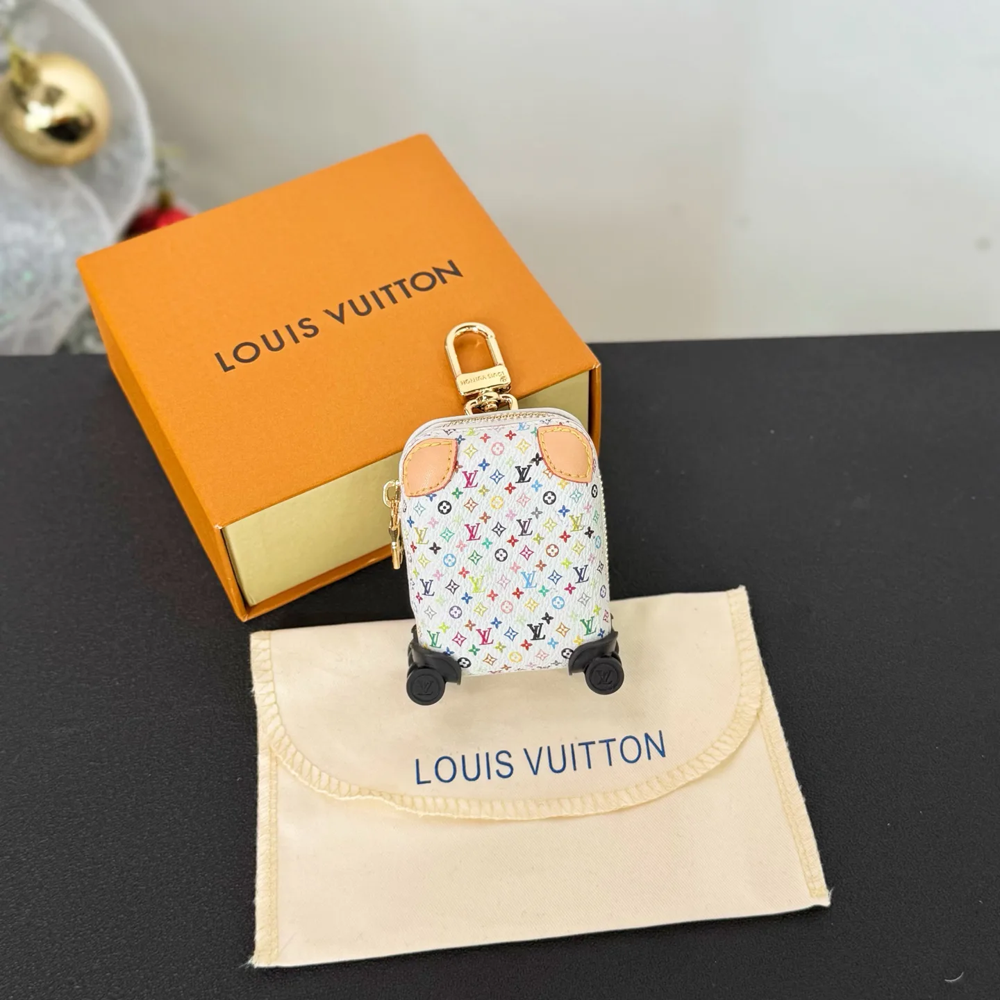 Ключницы Louis Vuitton 17897116
