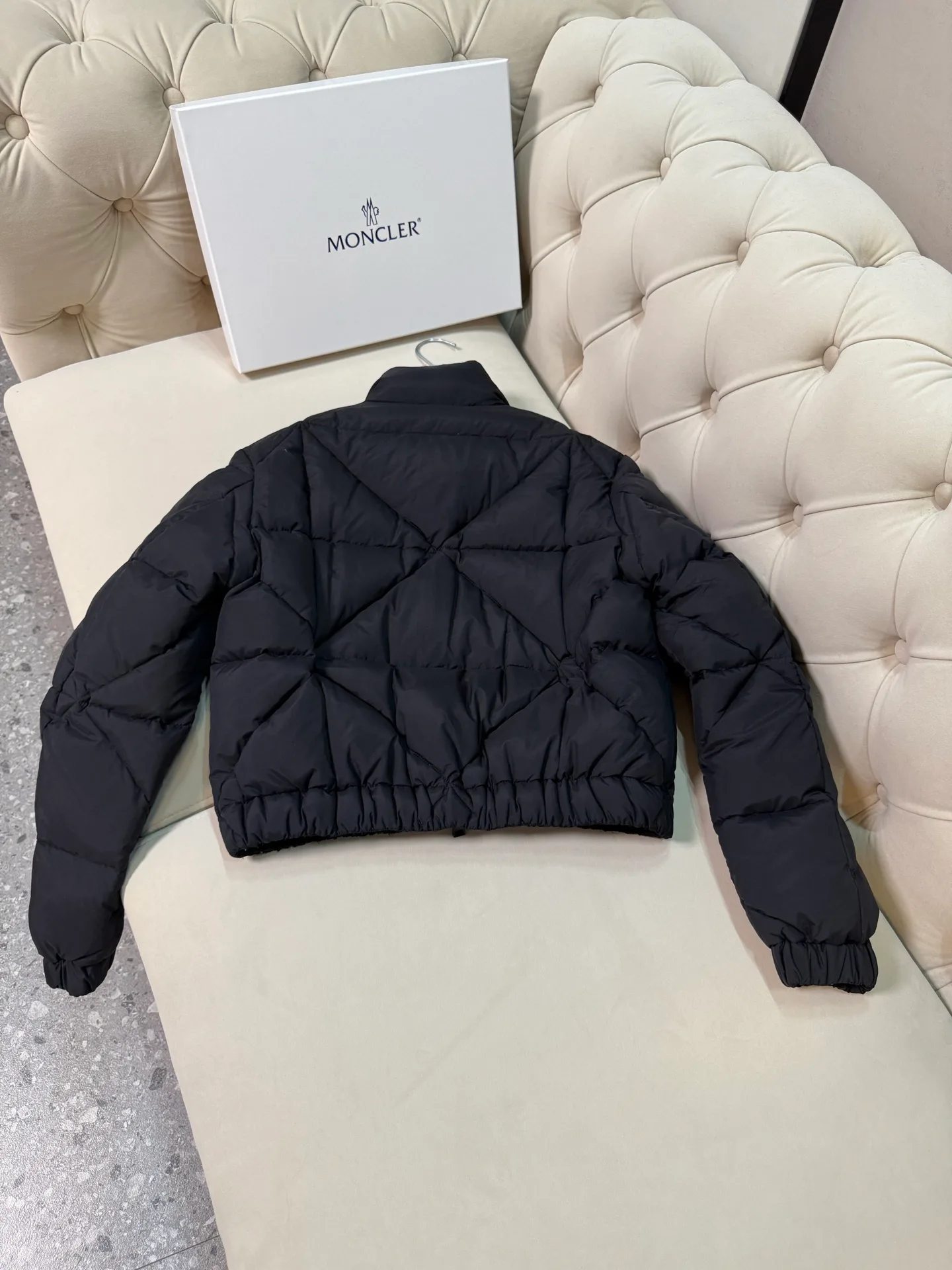Куртки И Пуховики Женские Moncler 18825227