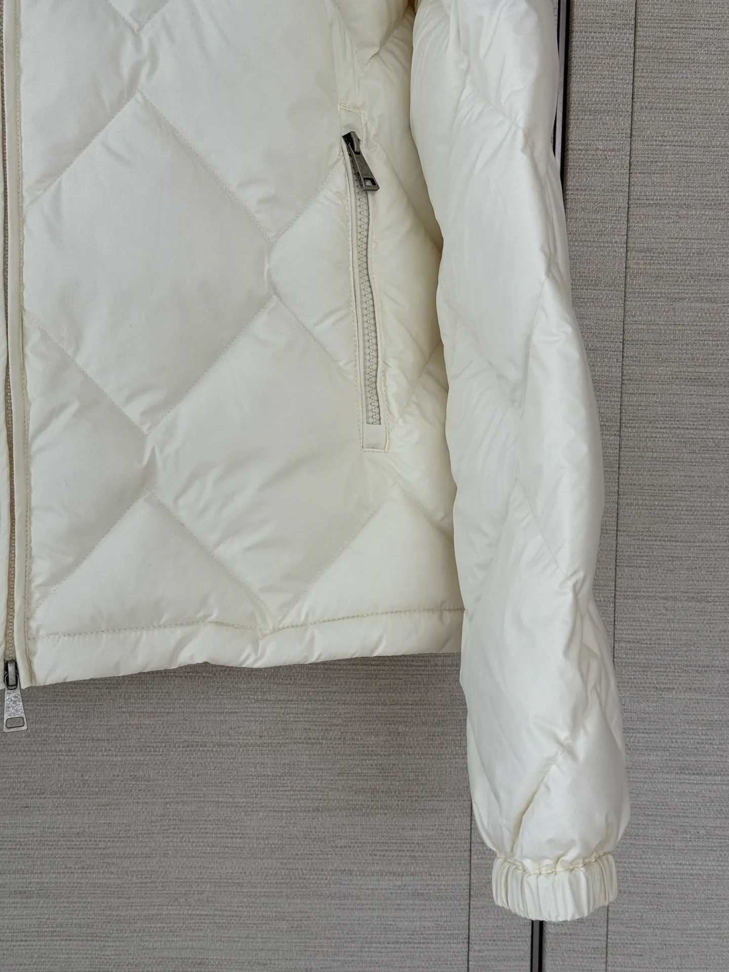 Куртки И Пуховики Женские Moncler 18603370