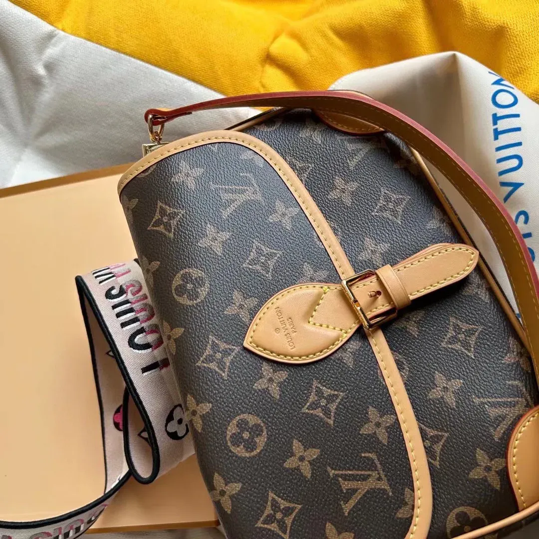 Сумки На Ремне Женские Louis Vuitton 3116
