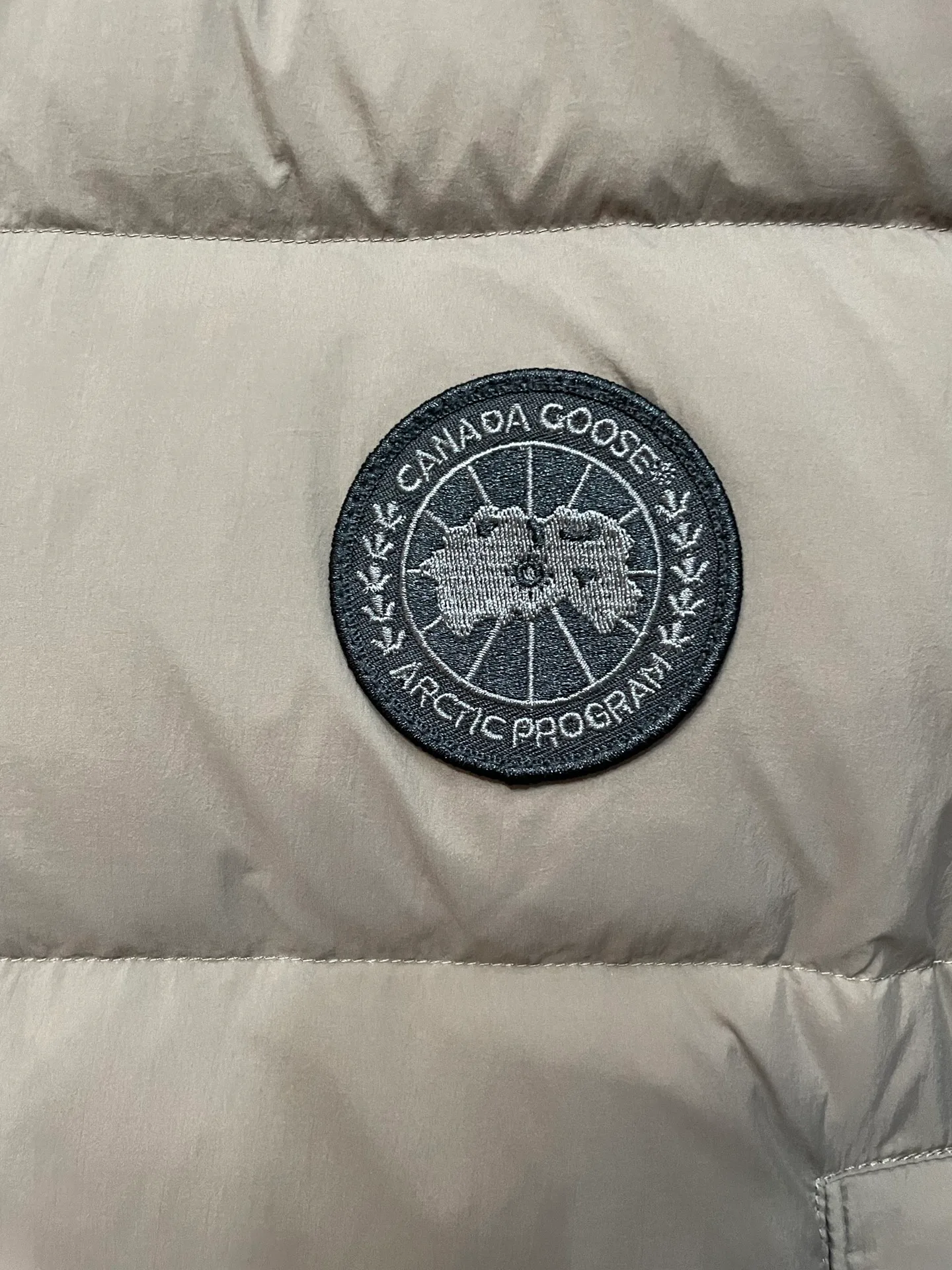 Куртки И Пуховики Женские Canada Goose 18741212