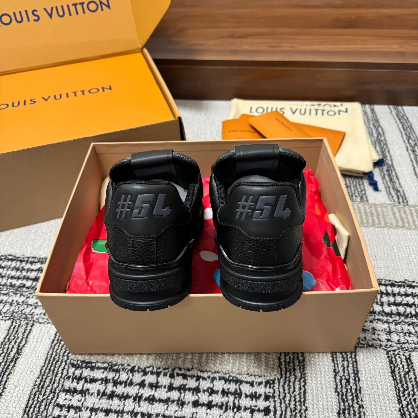 Кроссовки Женские Louis Vuitton 1546840