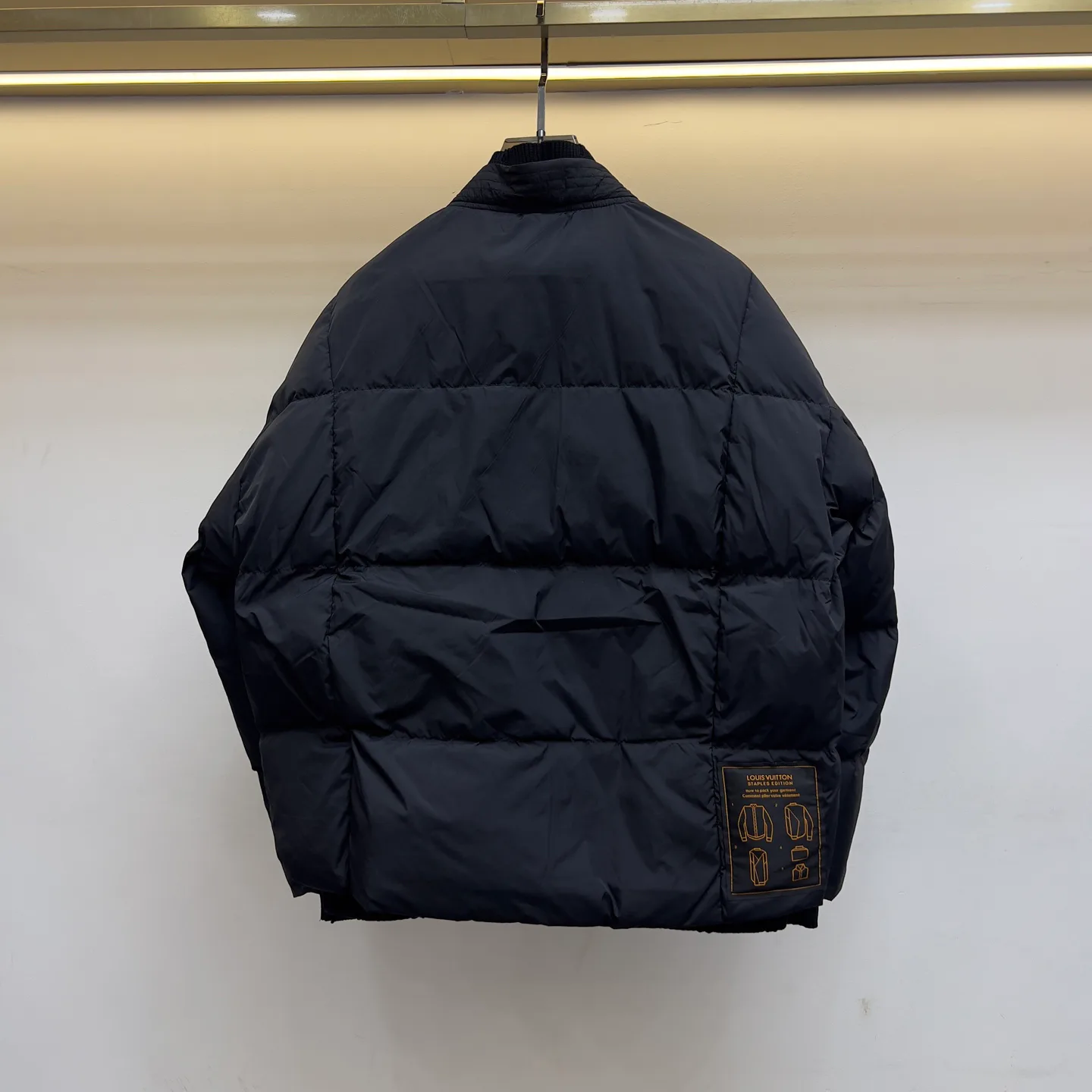 Куртки И Пуховики Женские Louis Vuitton 844069