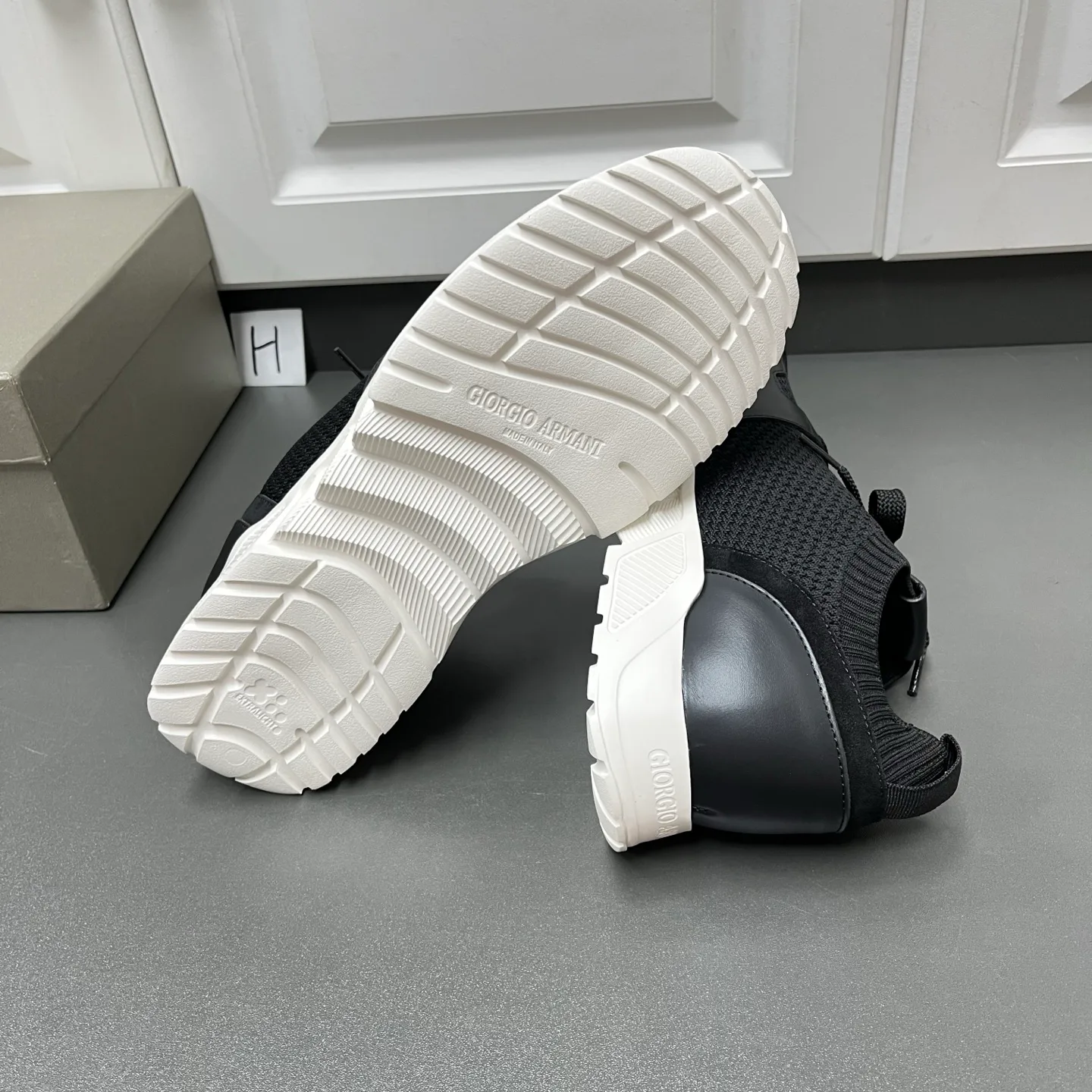 Кроссовки Мужские Armani 17457793
