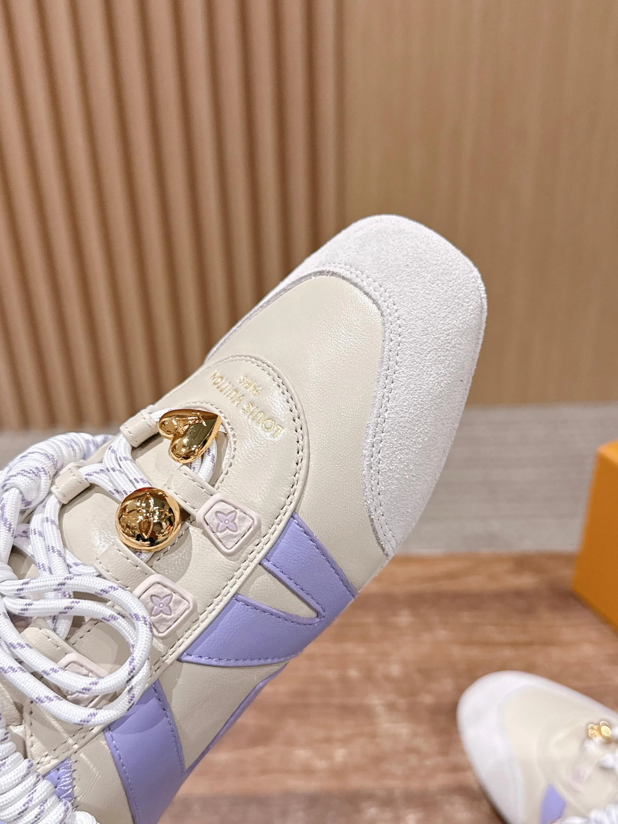 Кроссовки Женские Louis Vuitton 1483912