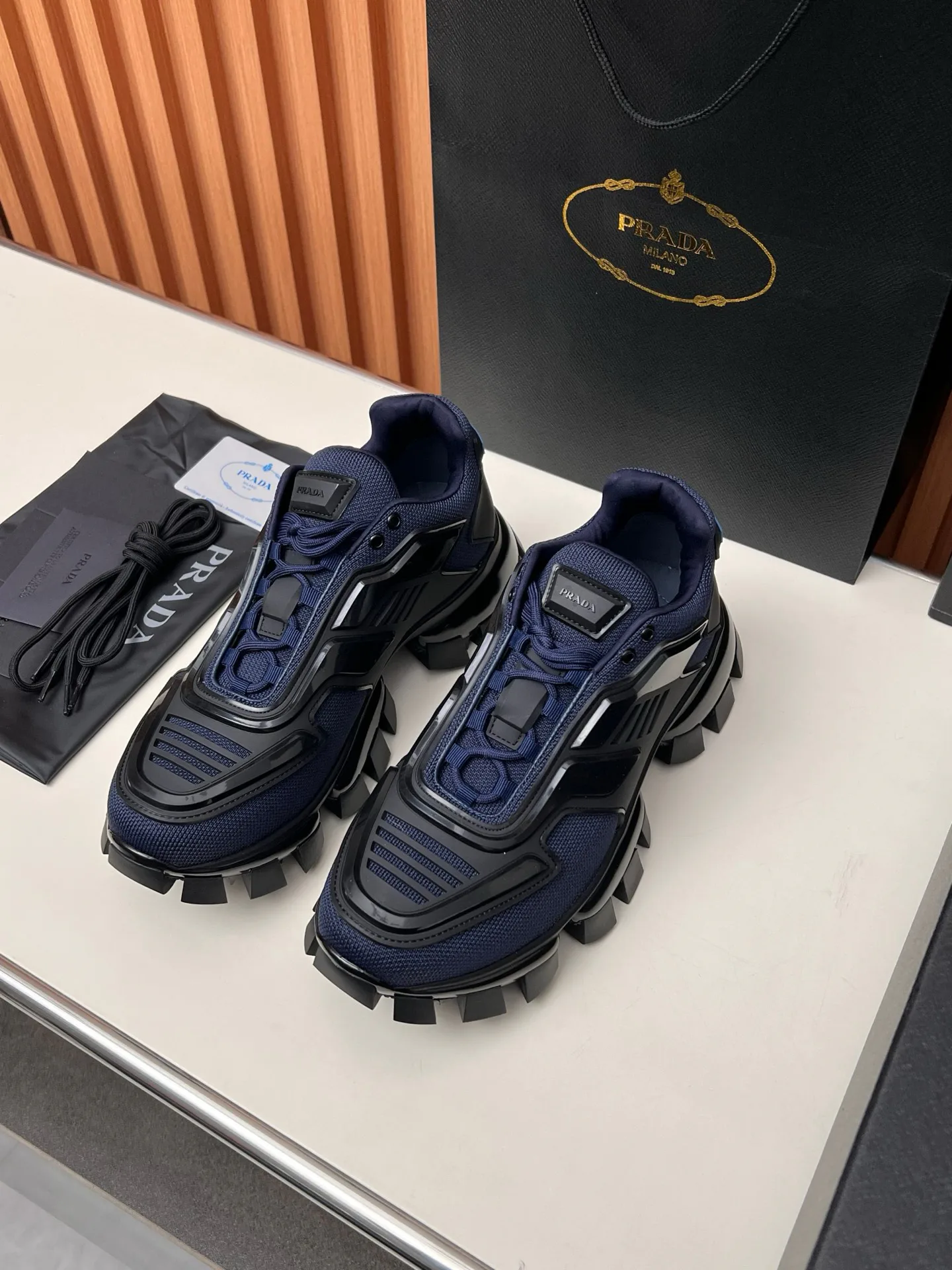 Кроссовки Женские Prada 17955144