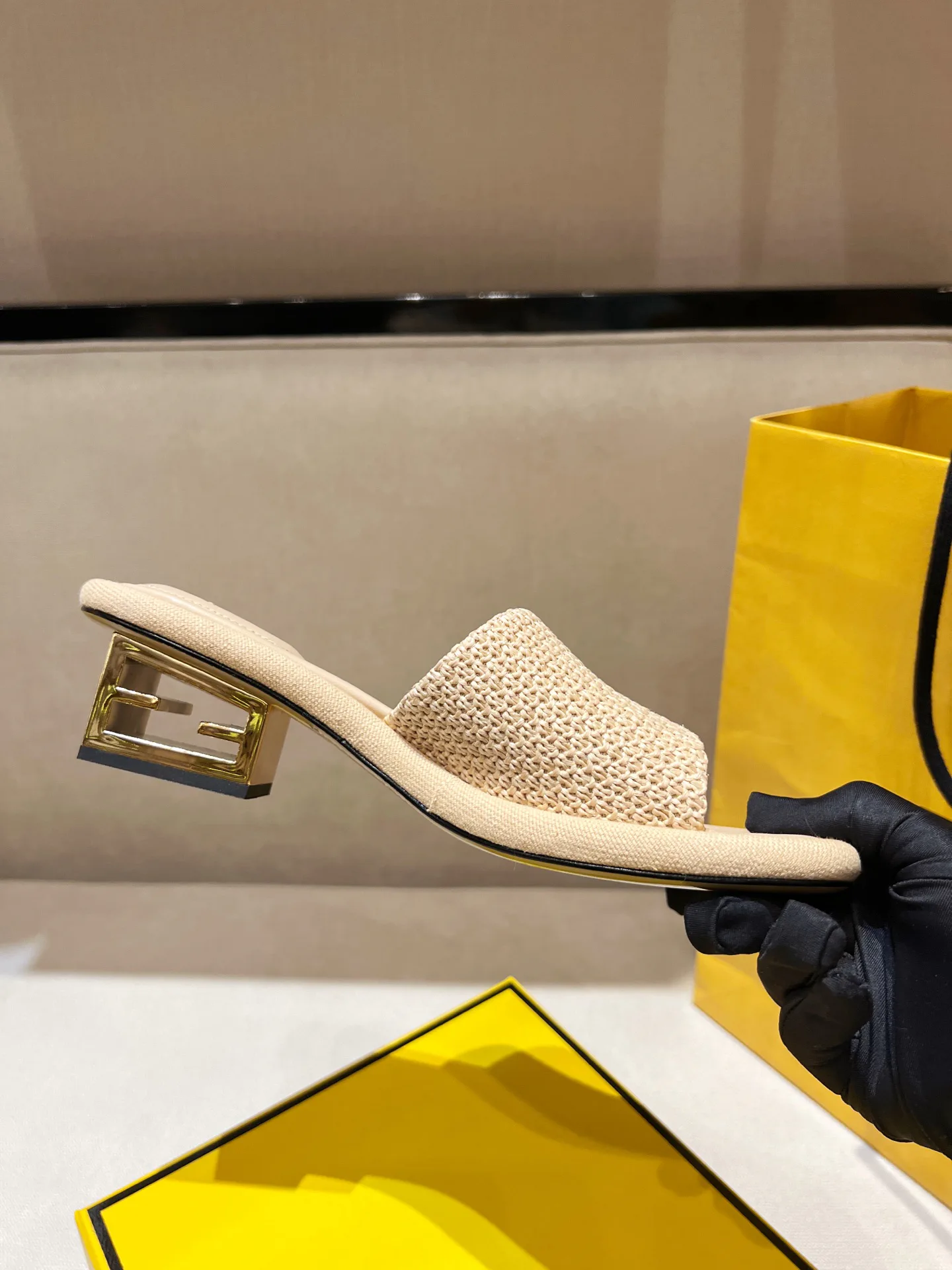 Босоножки Женские Fendi 11156794