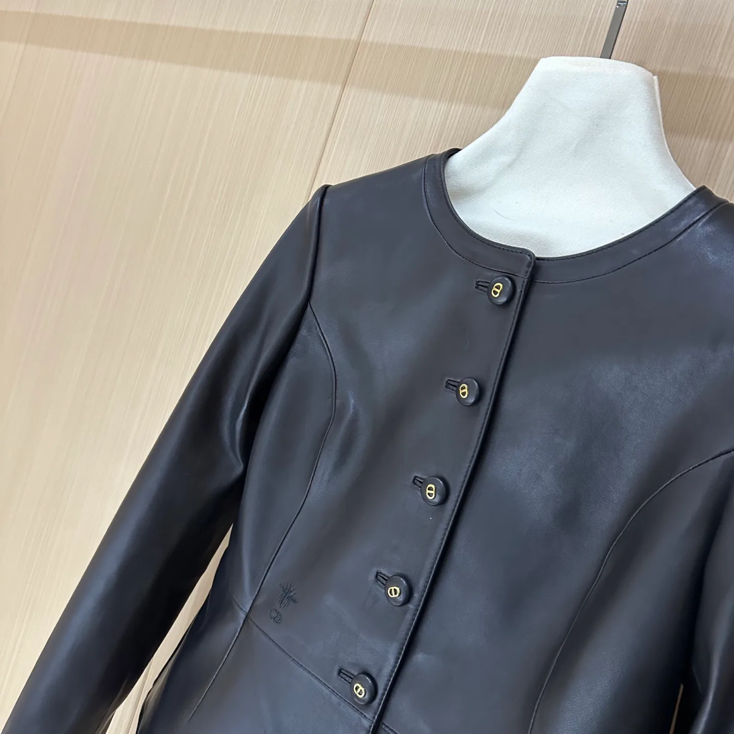 Кожаные Куртки И Дублёнки Женские Christian Dior 11007757