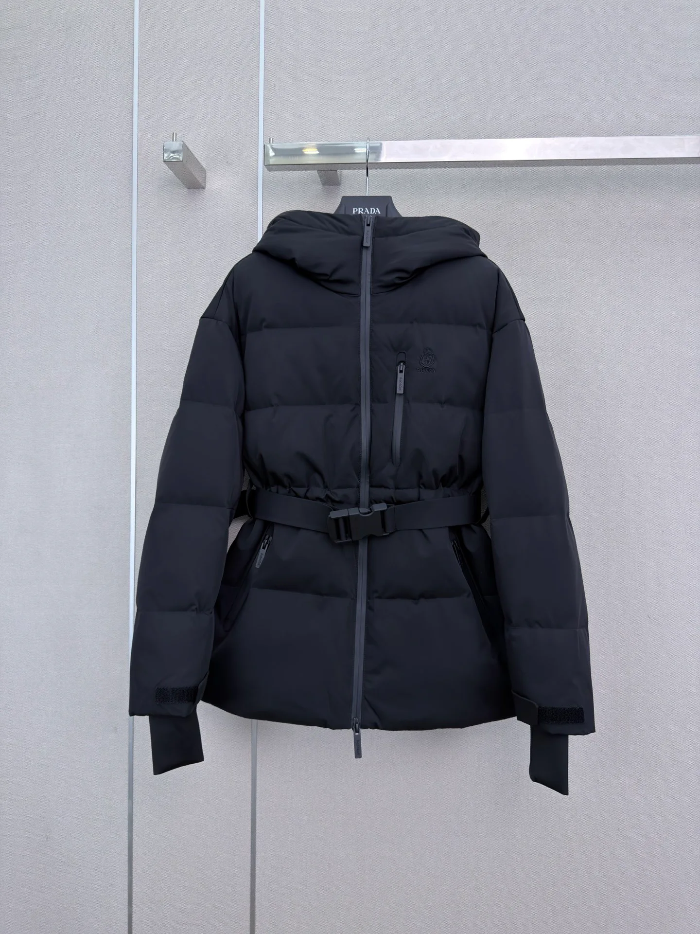 Куртки И Пуховики Женские Prada 18185832