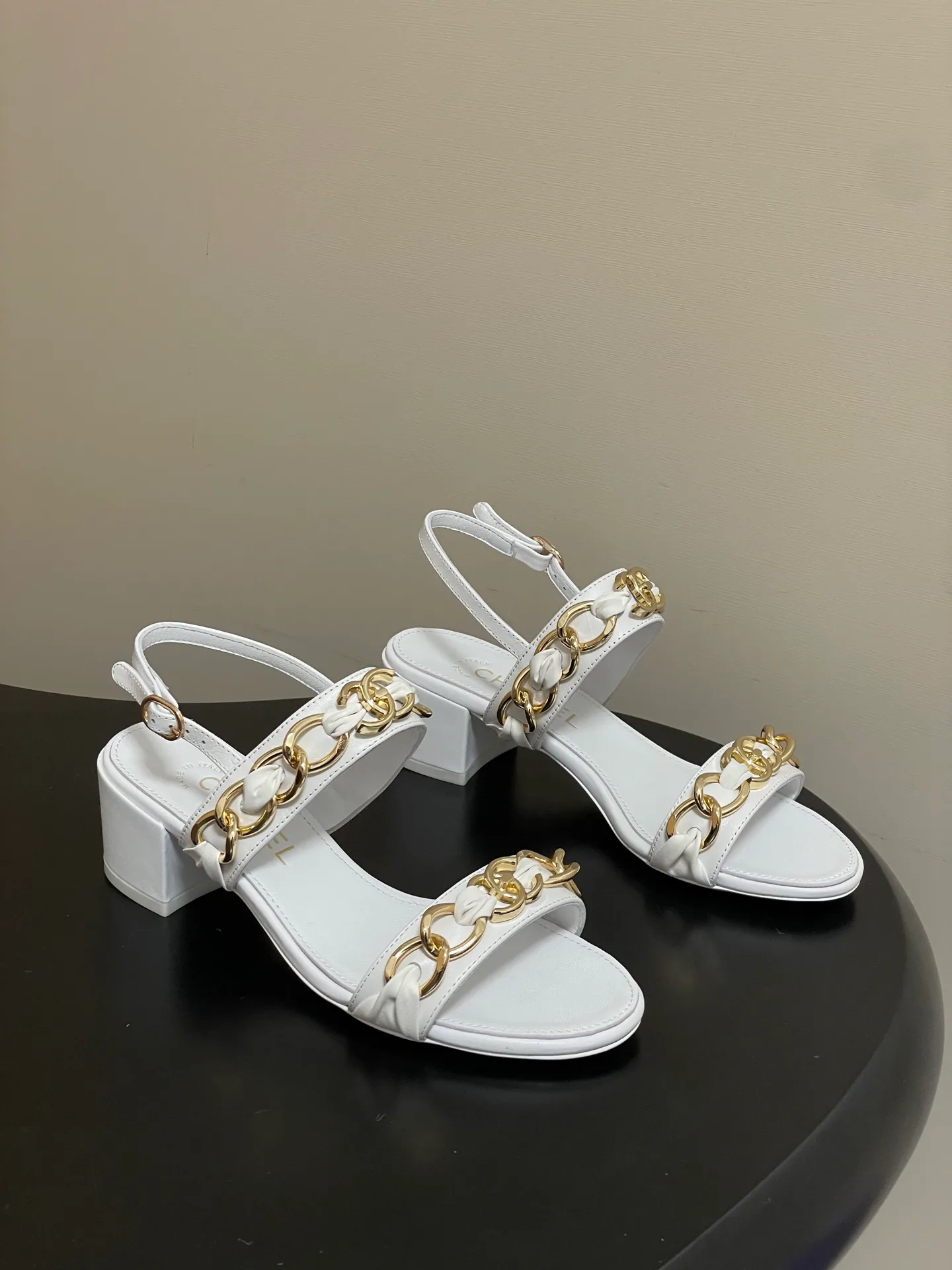 Босоножки Женские Chanel 10993853