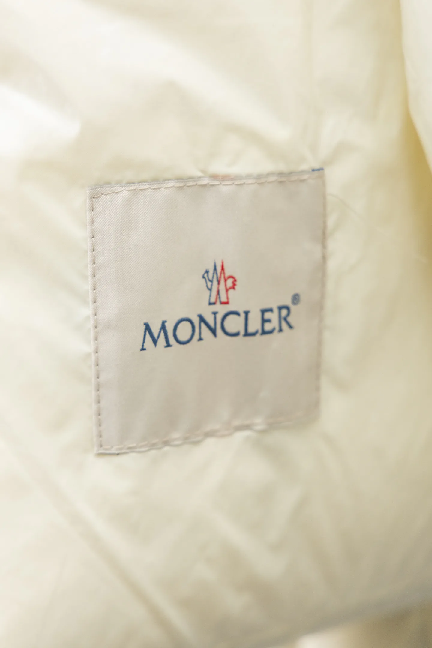 Куртки И Пуховики Женские Moncler 18507208