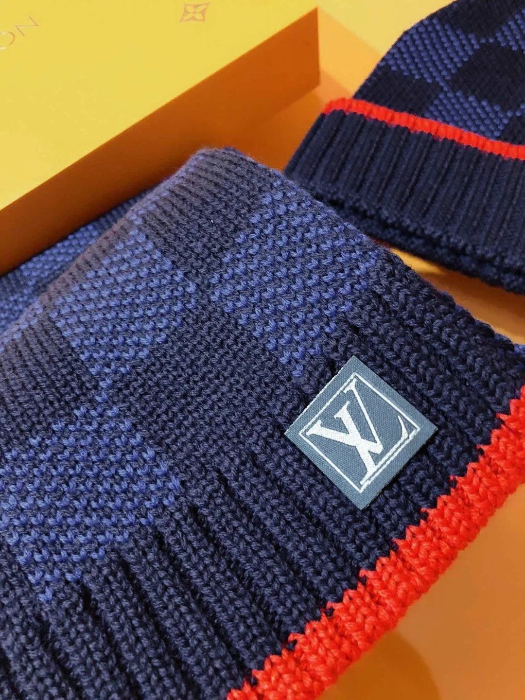 Шарфы Louis Vuitton 2588561