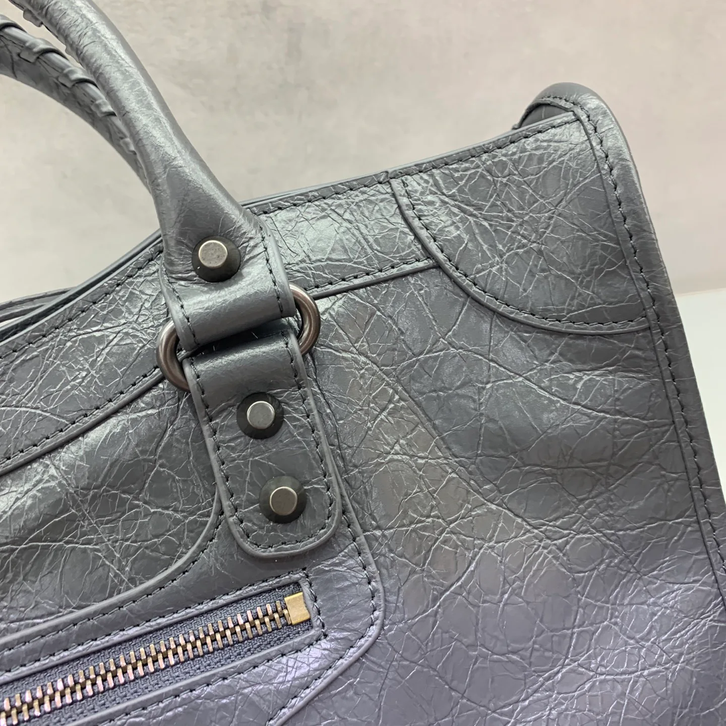 Классические Сумки Женские Balenciaga 18136150