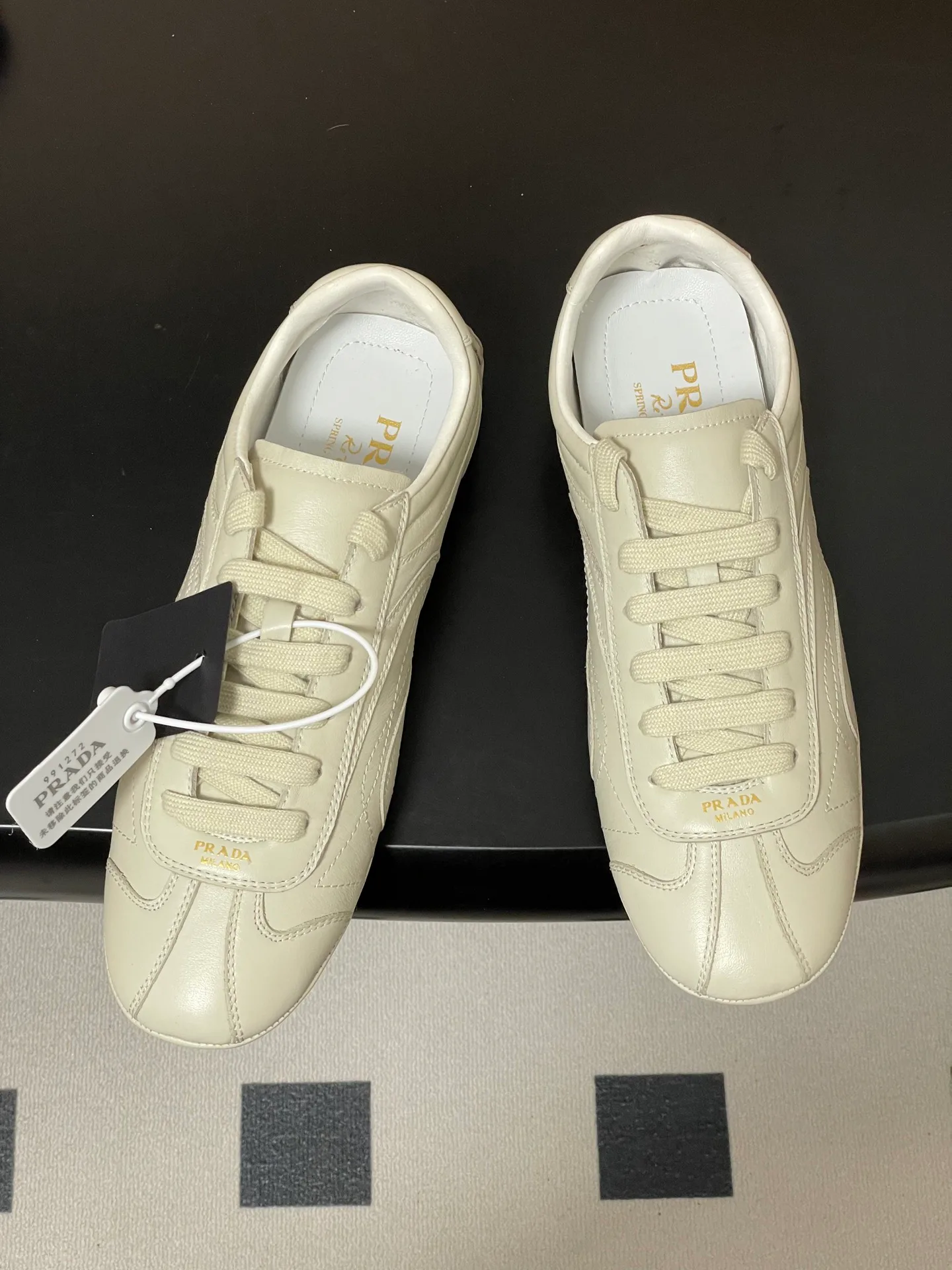 Кроссовки Женские Prada 12810928
