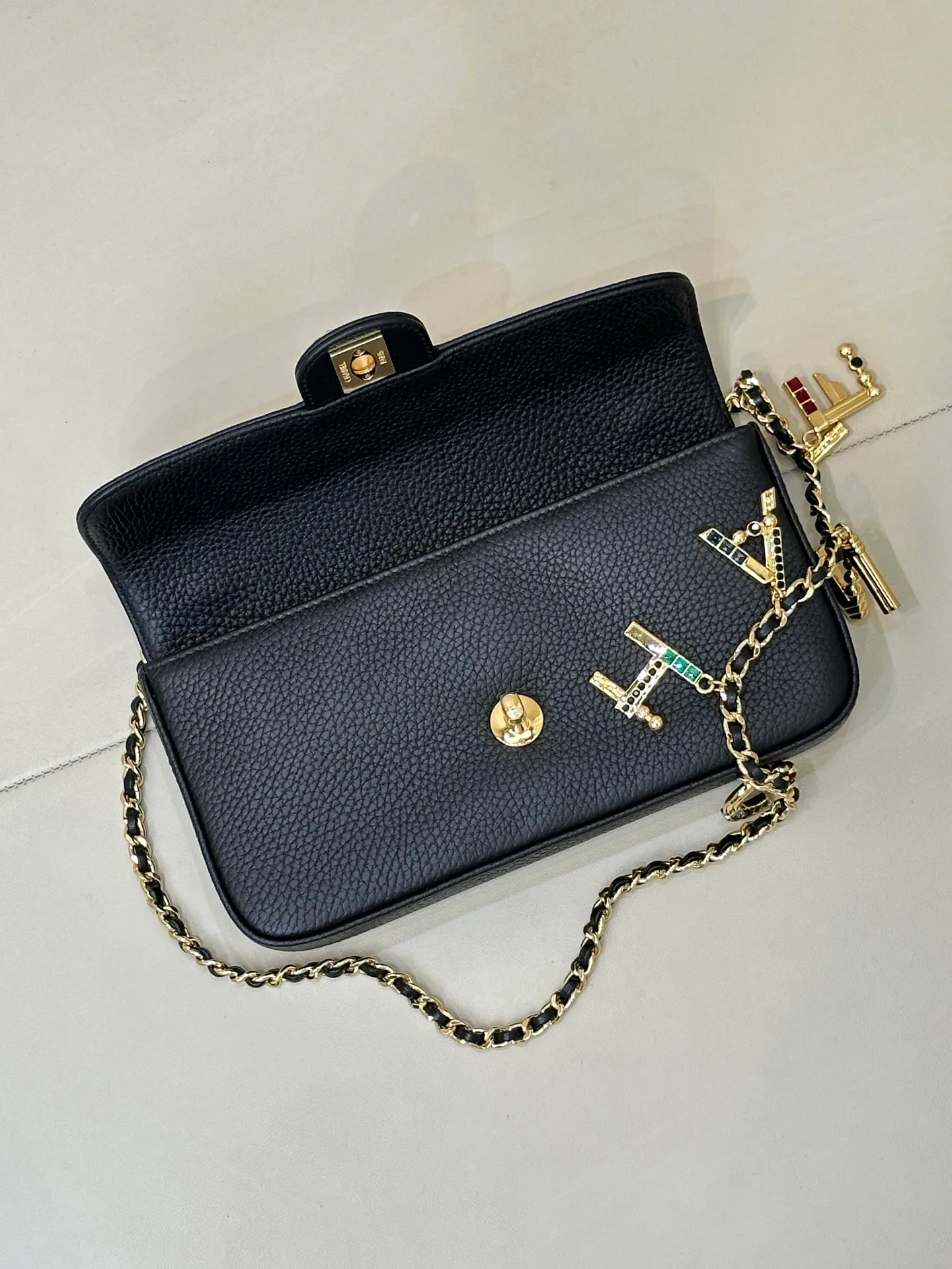 Классические Сумки Женские Chanel 17376084