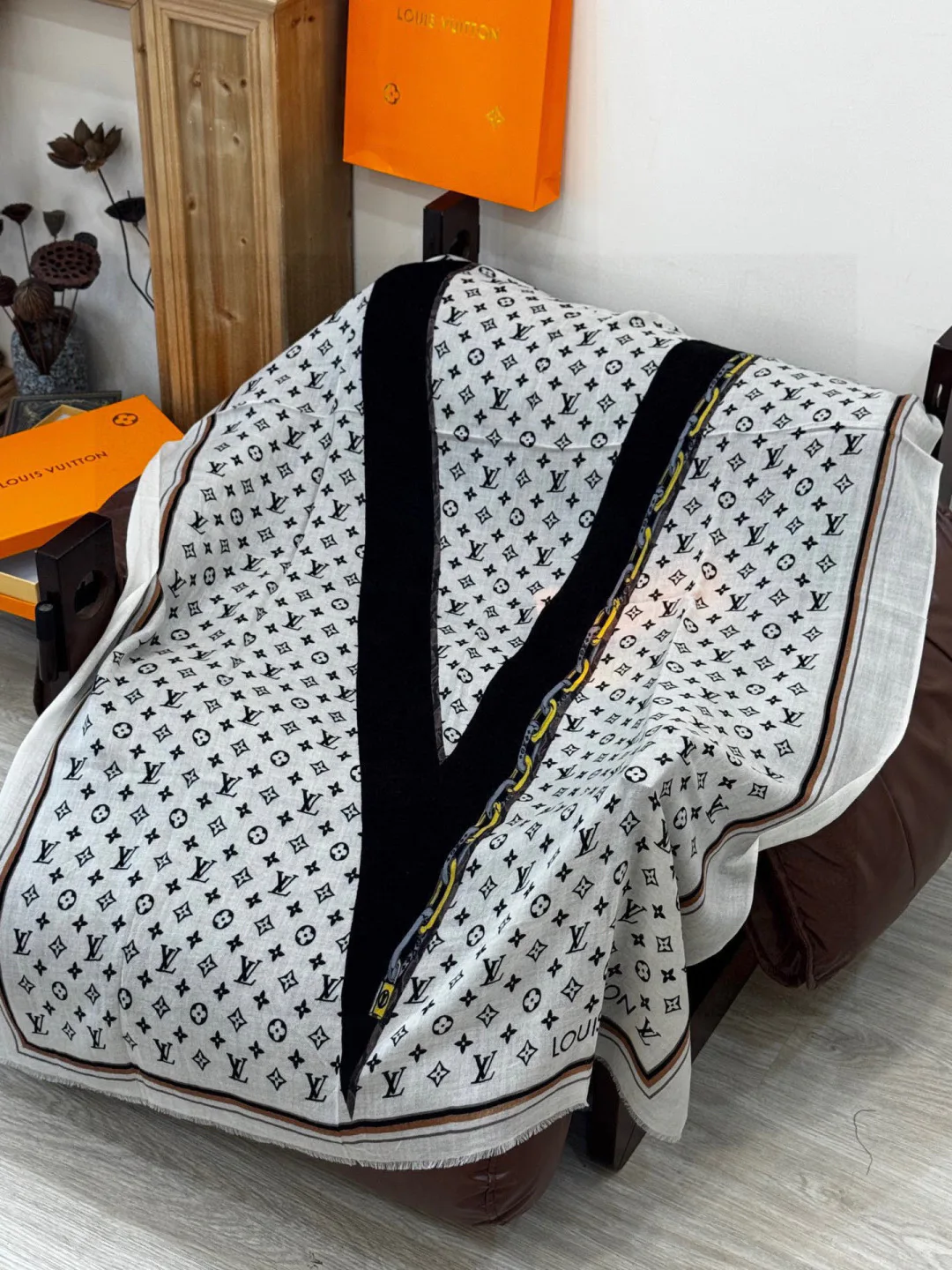 Шарфы Louis Vuitton 1036387