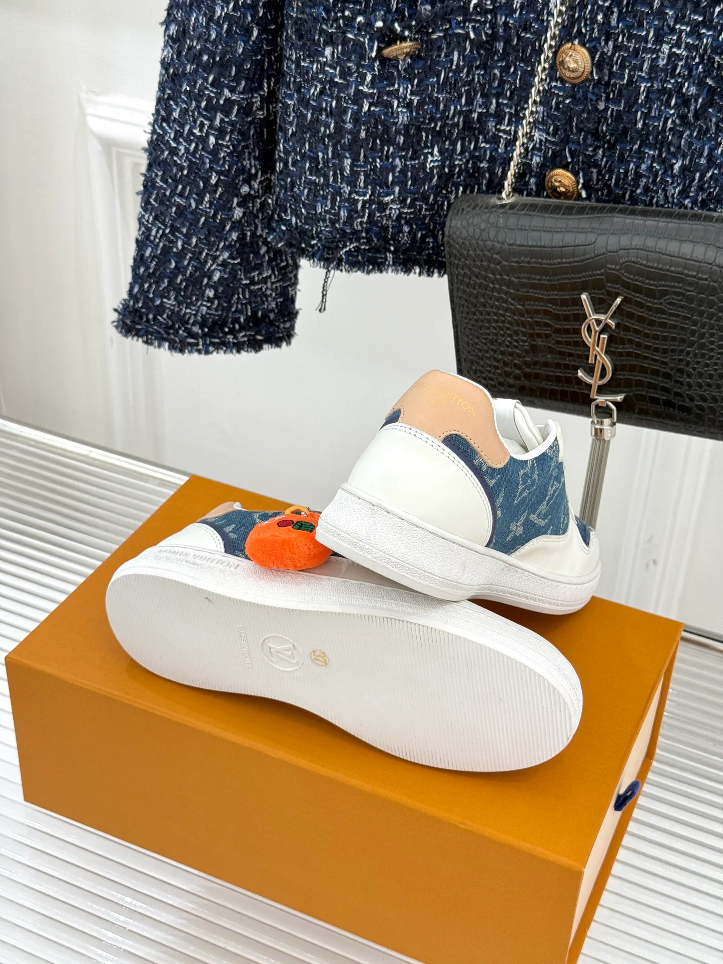 Кроссовки Женские Louis Vuitton 18036321