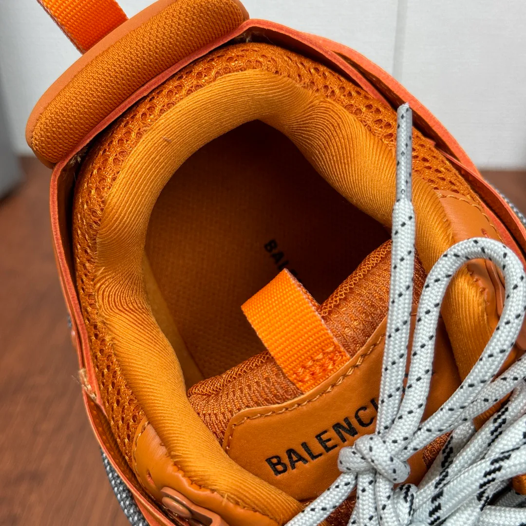 Кроссовки Женские Balenciaga 13216471