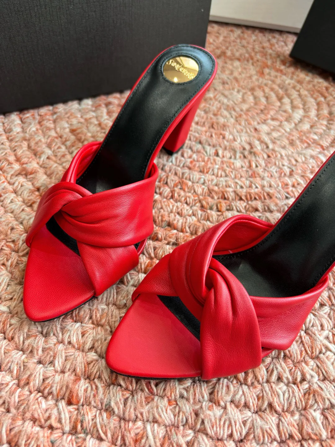 Босоножки Женские Saint Laurent 11770261