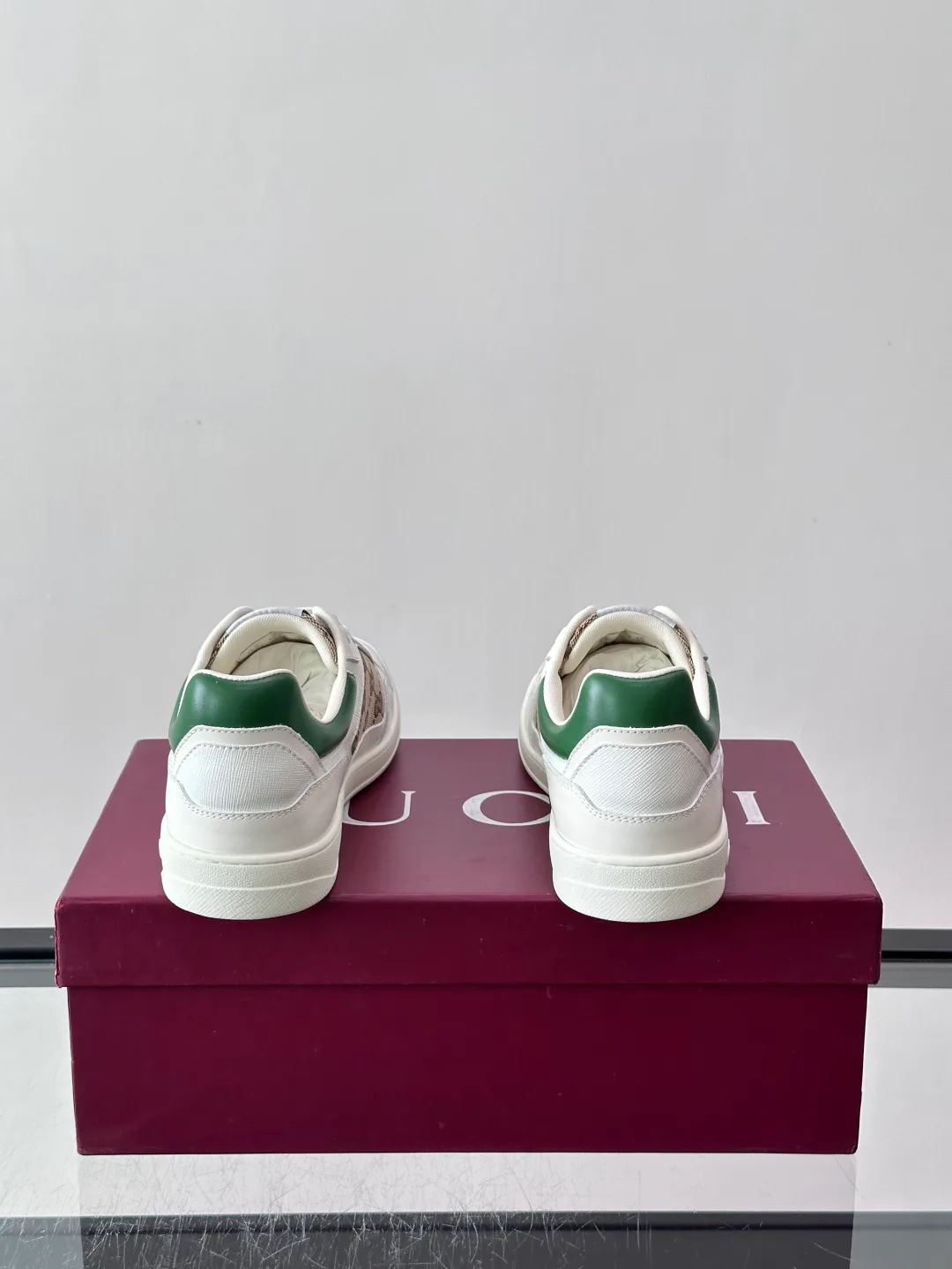 Кроссовки Мужские Gucci 18102697