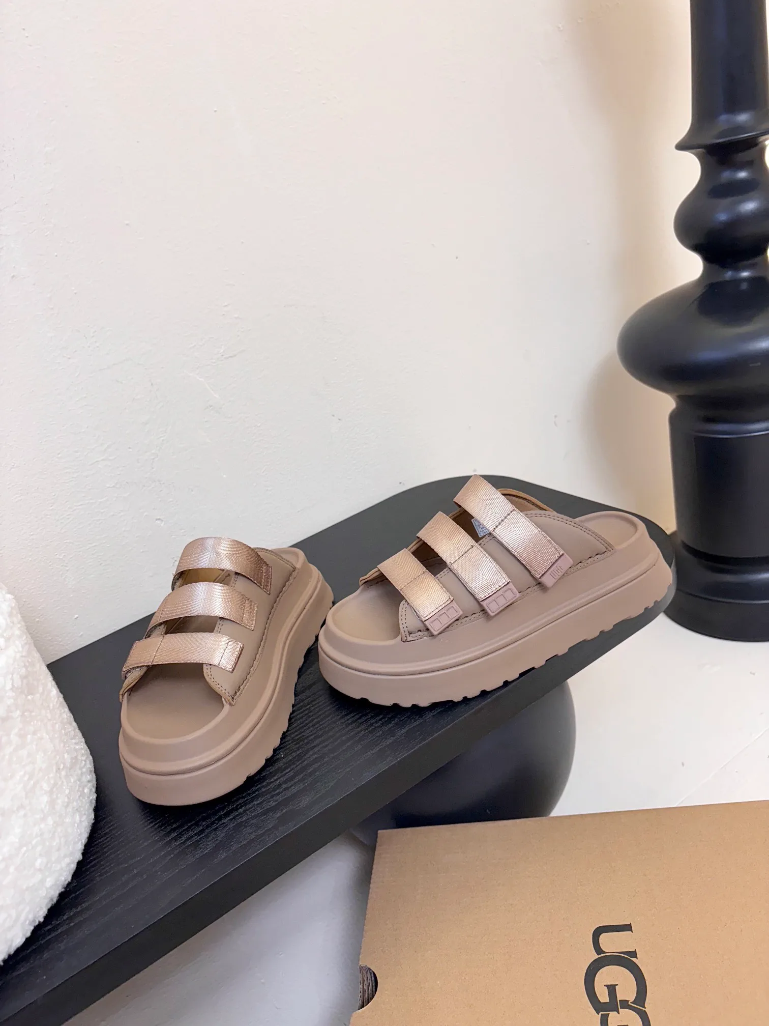 Шлепанцы Женские Ugg 302091