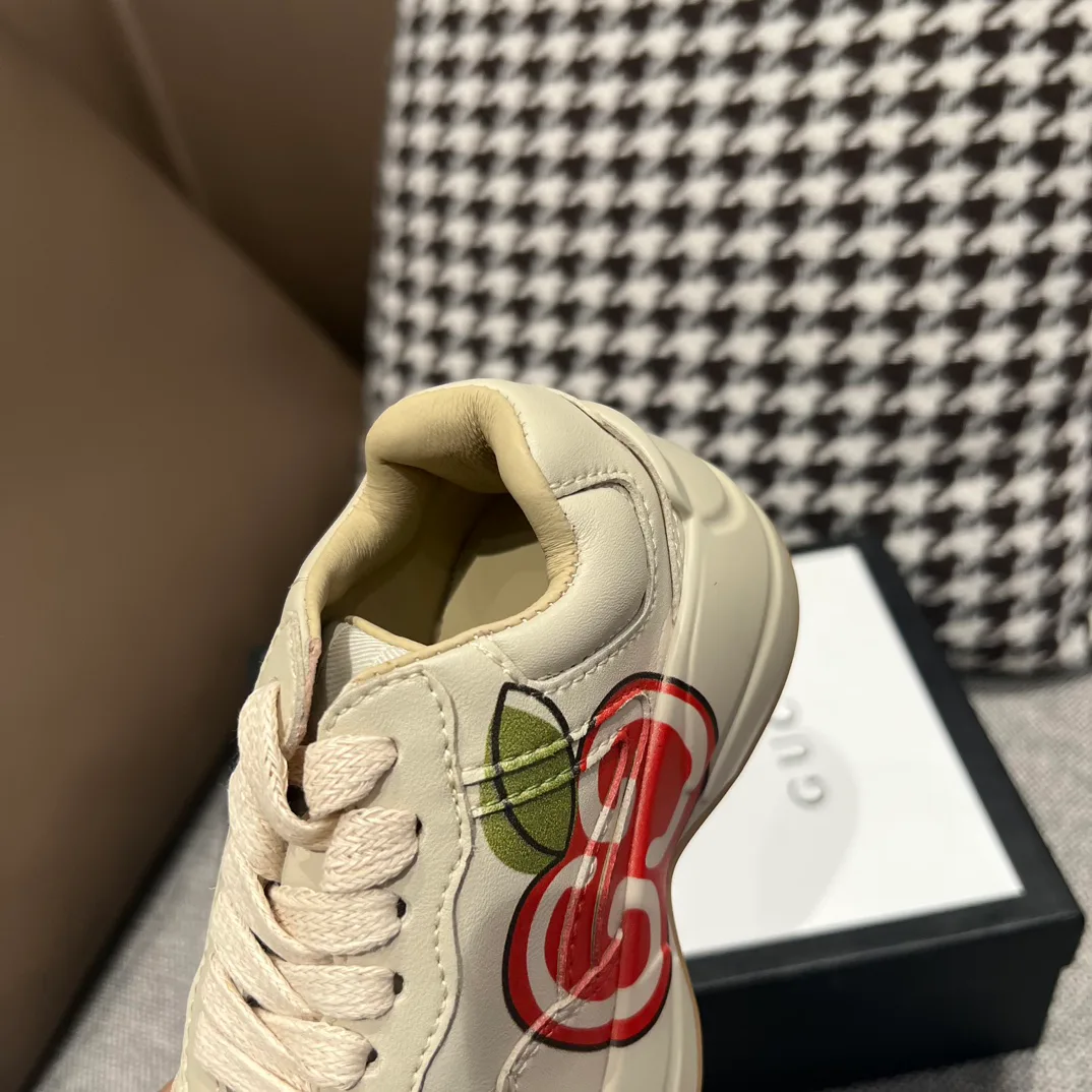 Кроссовки Женские Gucci 18696816