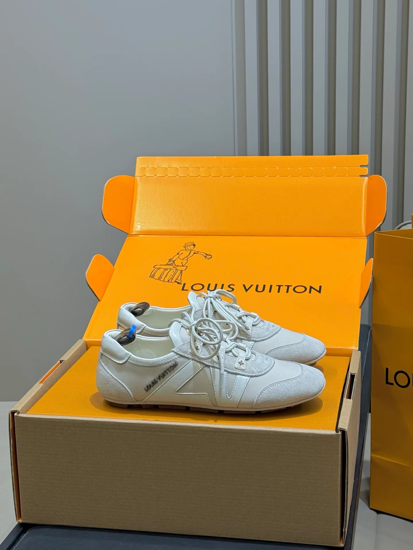 Кроссовки Женские Louis Vuitton 1280038